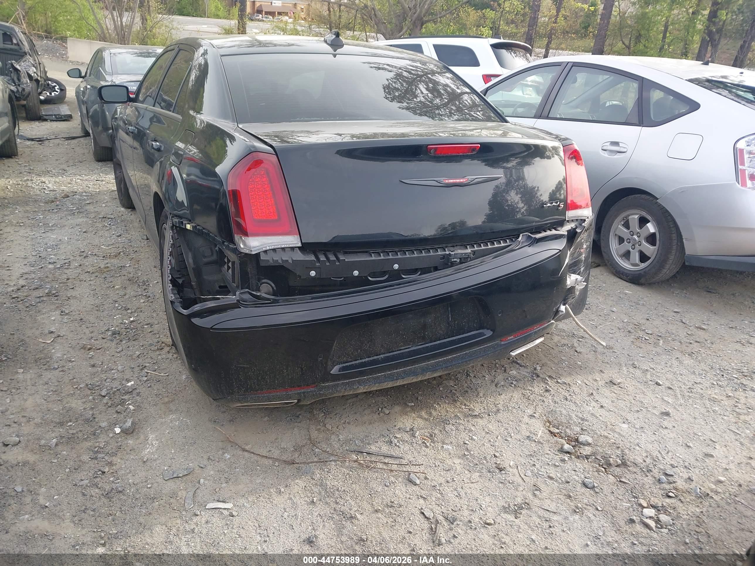 CHRYSLER 300 image 6