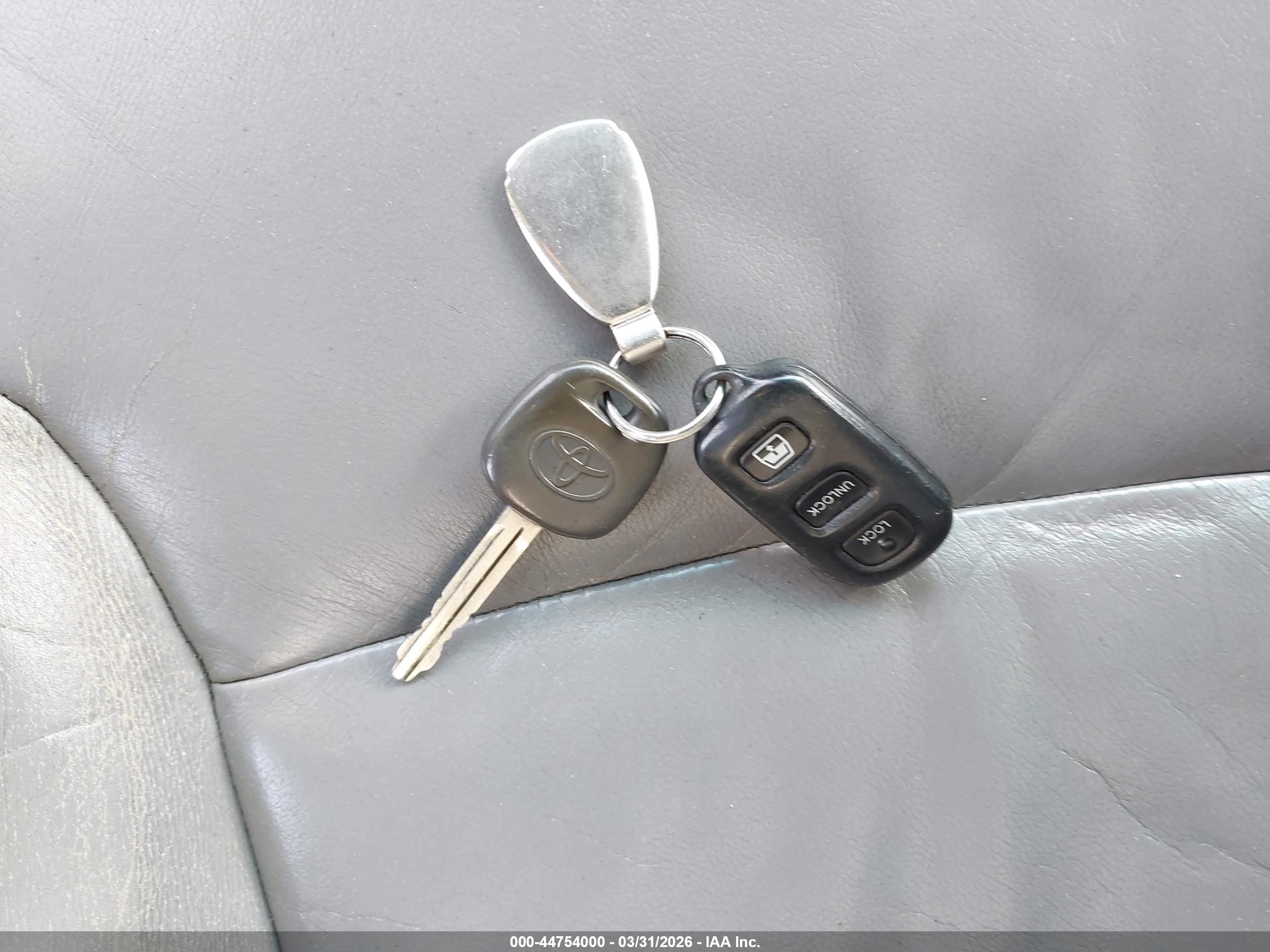 TOYOTA 4RUNNER image 11