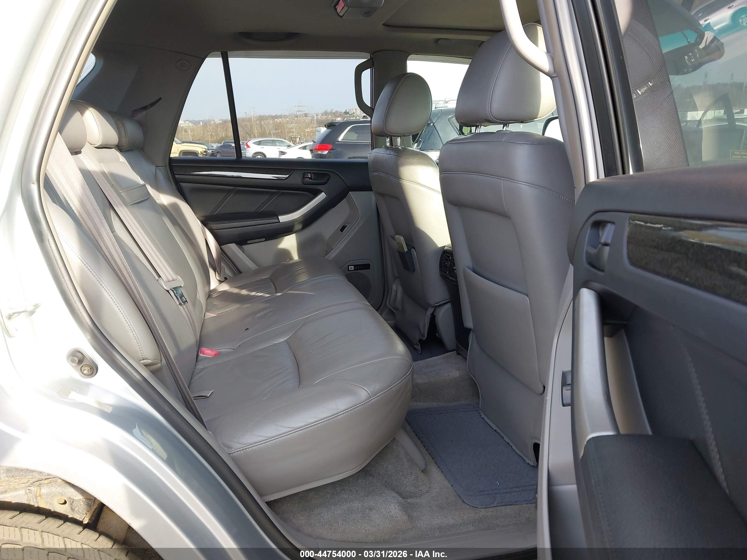 TOYOTA 4RUNNER image 8