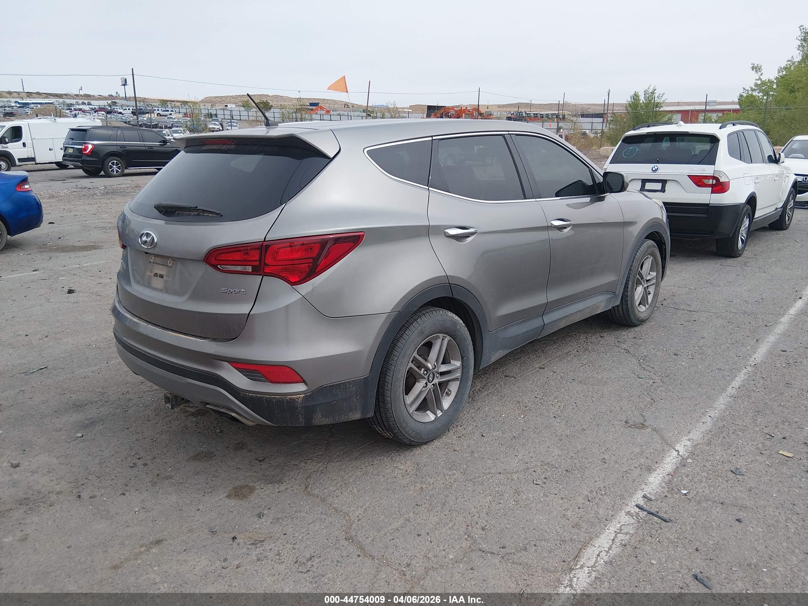 HYUNDAI SANTA image 4