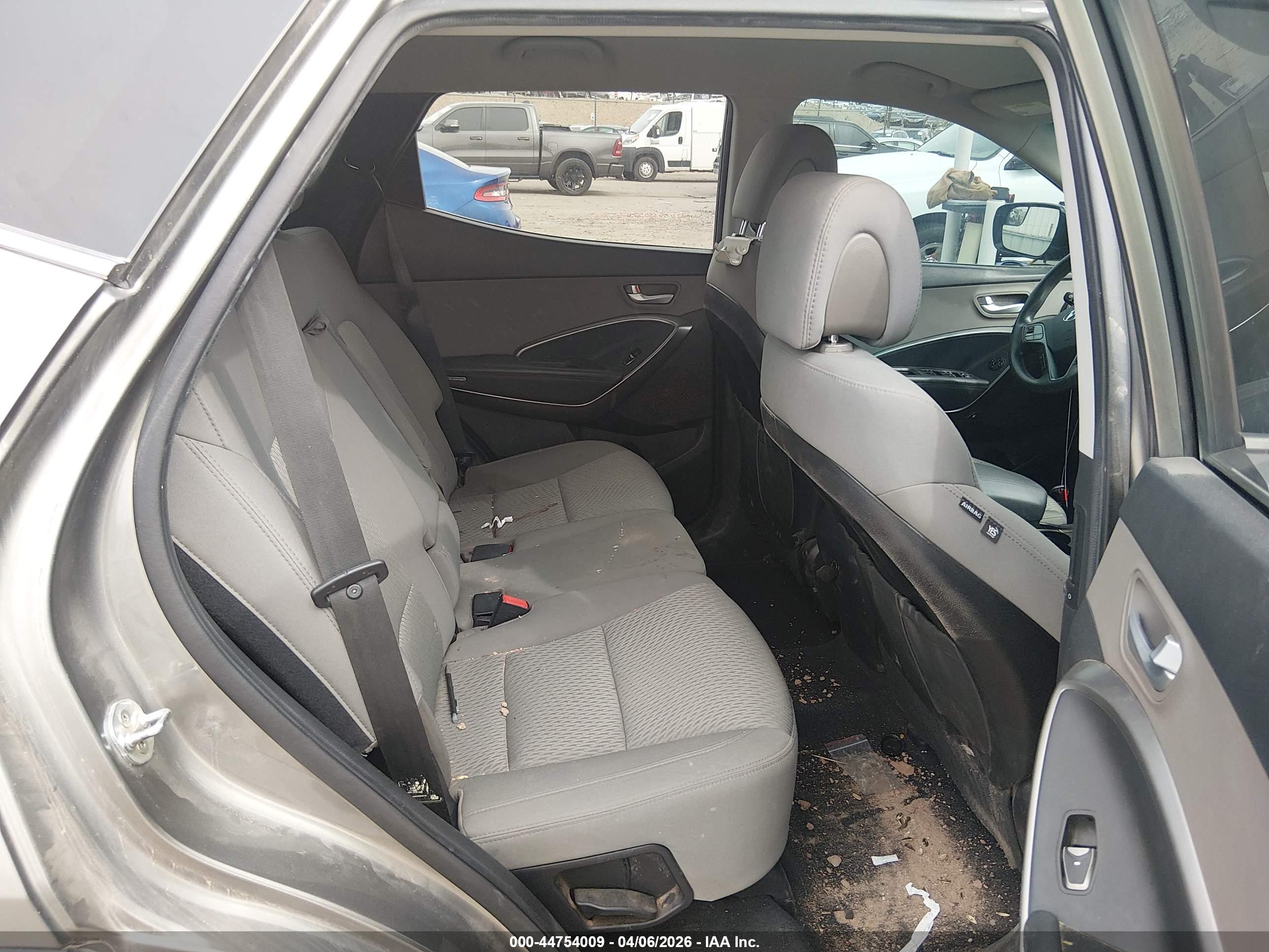 HYUNDAI SANTA image 8