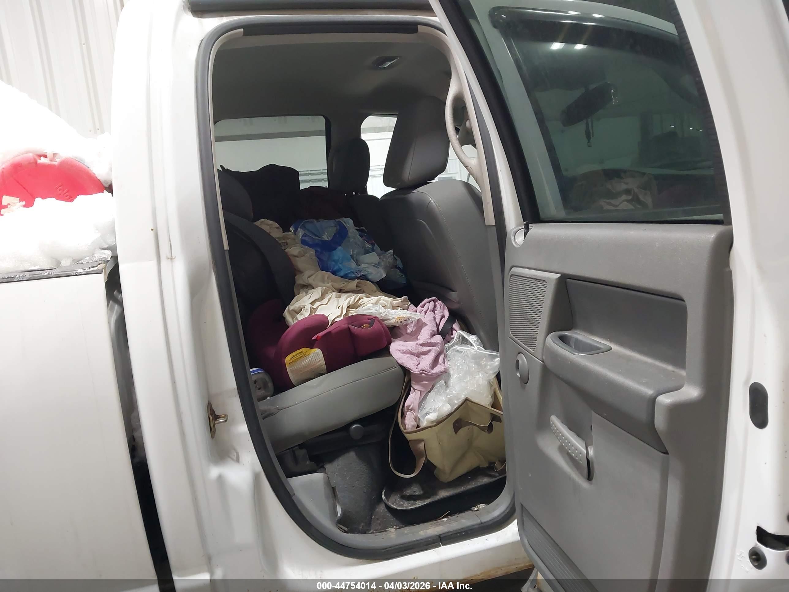 DODGE RAM image 8