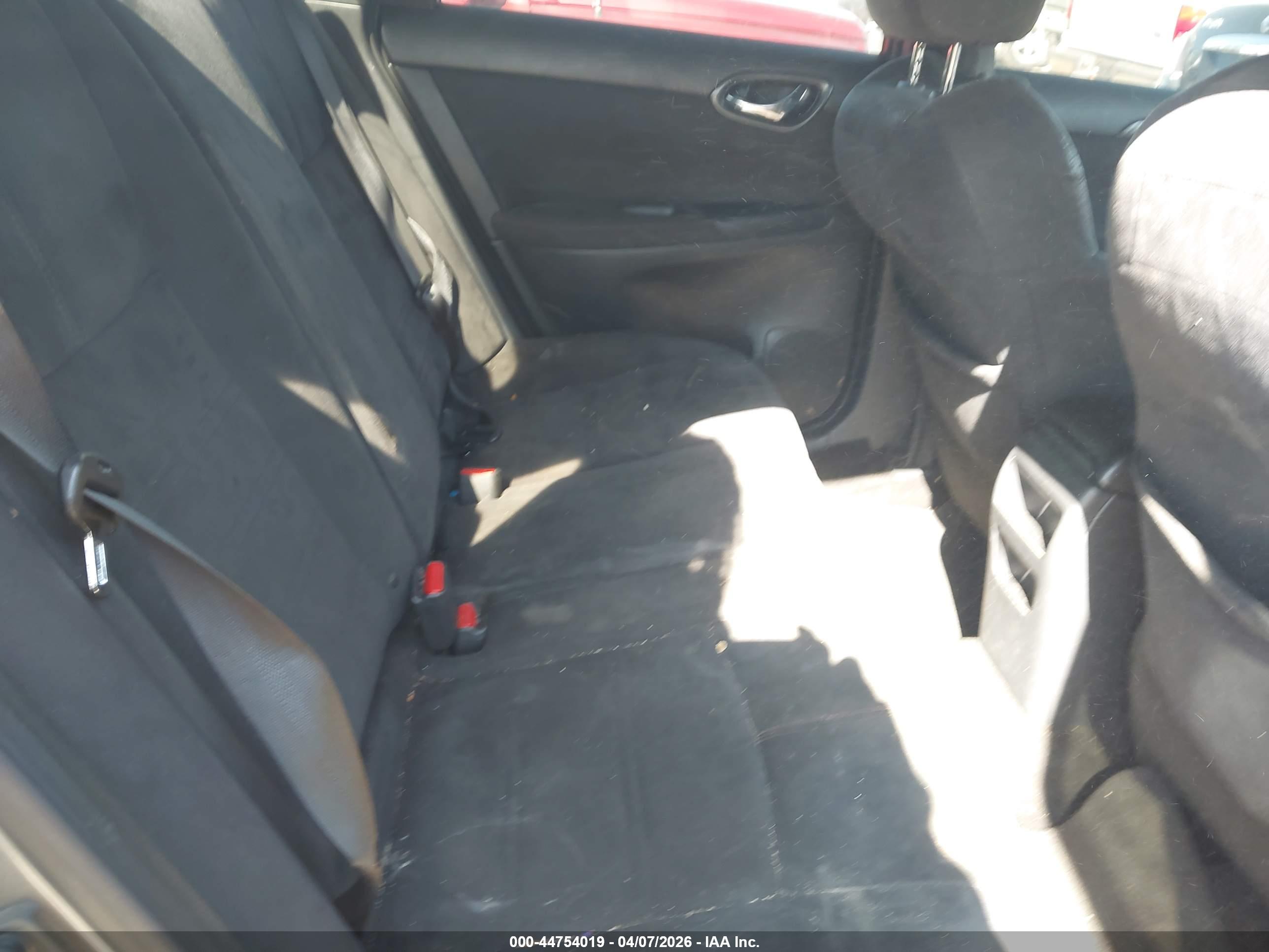 NISSAN SENTRA image 8