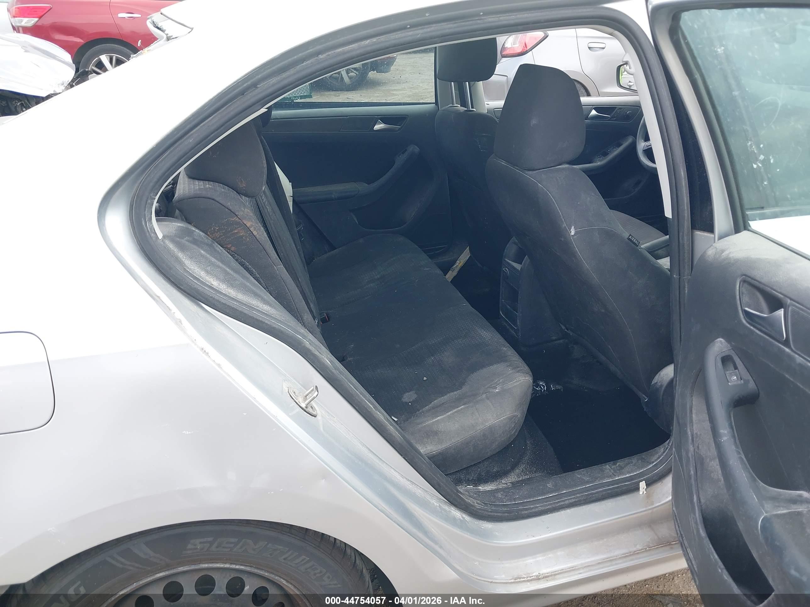 VOLKSWAGEN JETTA image 8