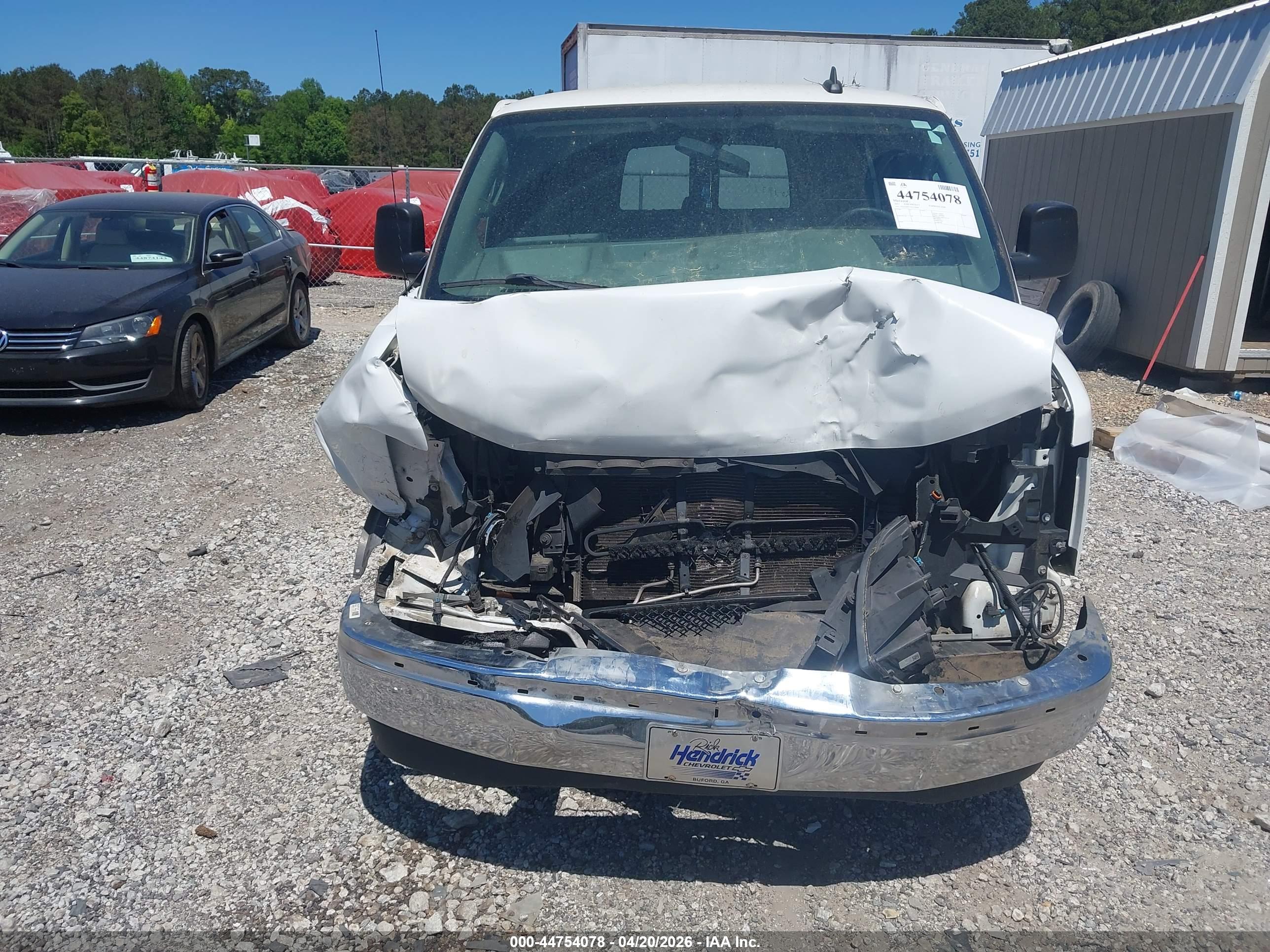CHEVROLET EXPRESS image 6