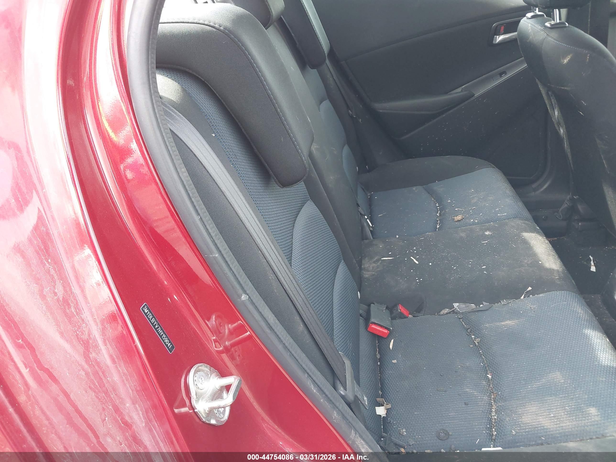 TOYOTA YARIS image 8