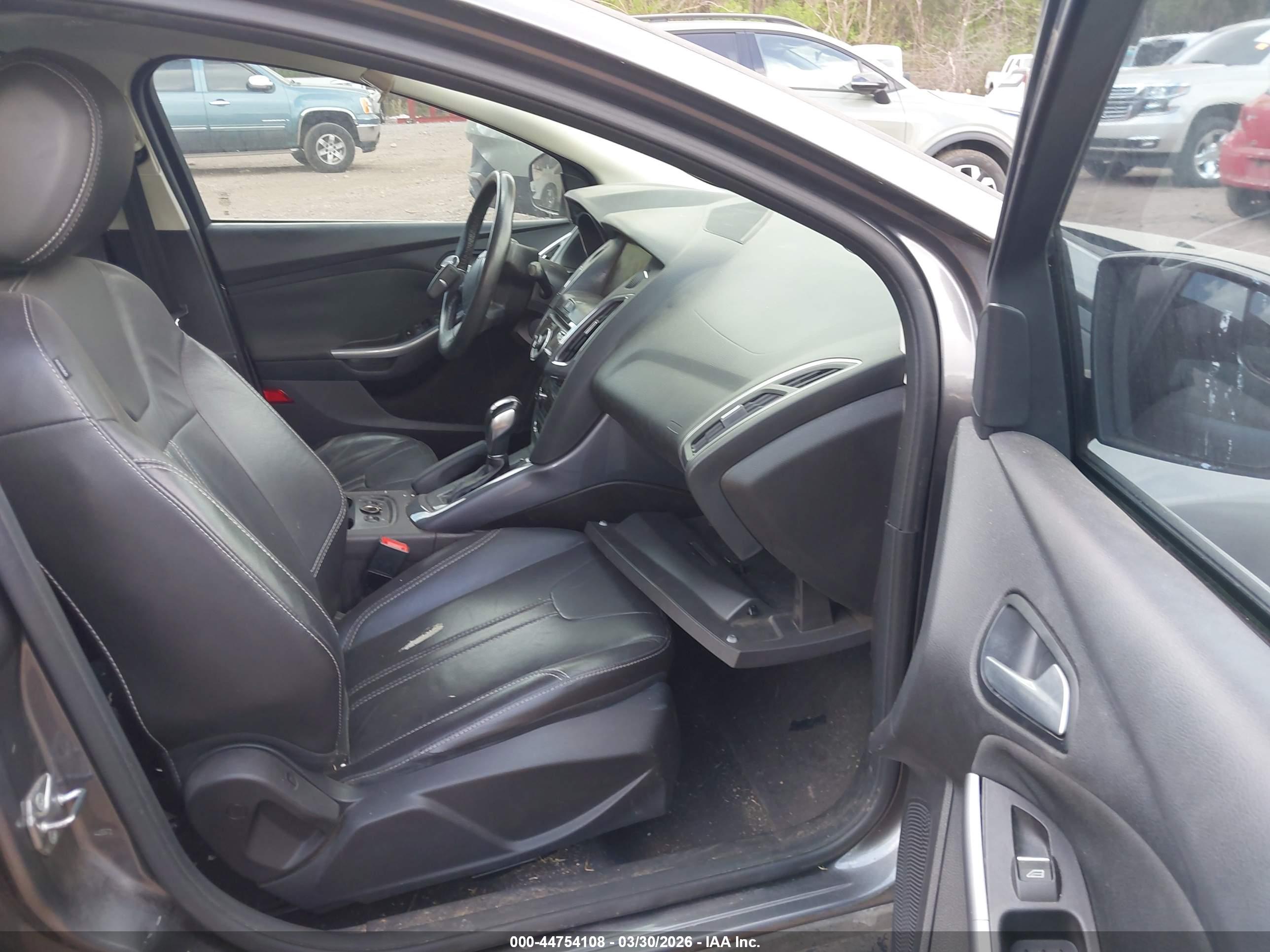 FORD FOCUS image 5