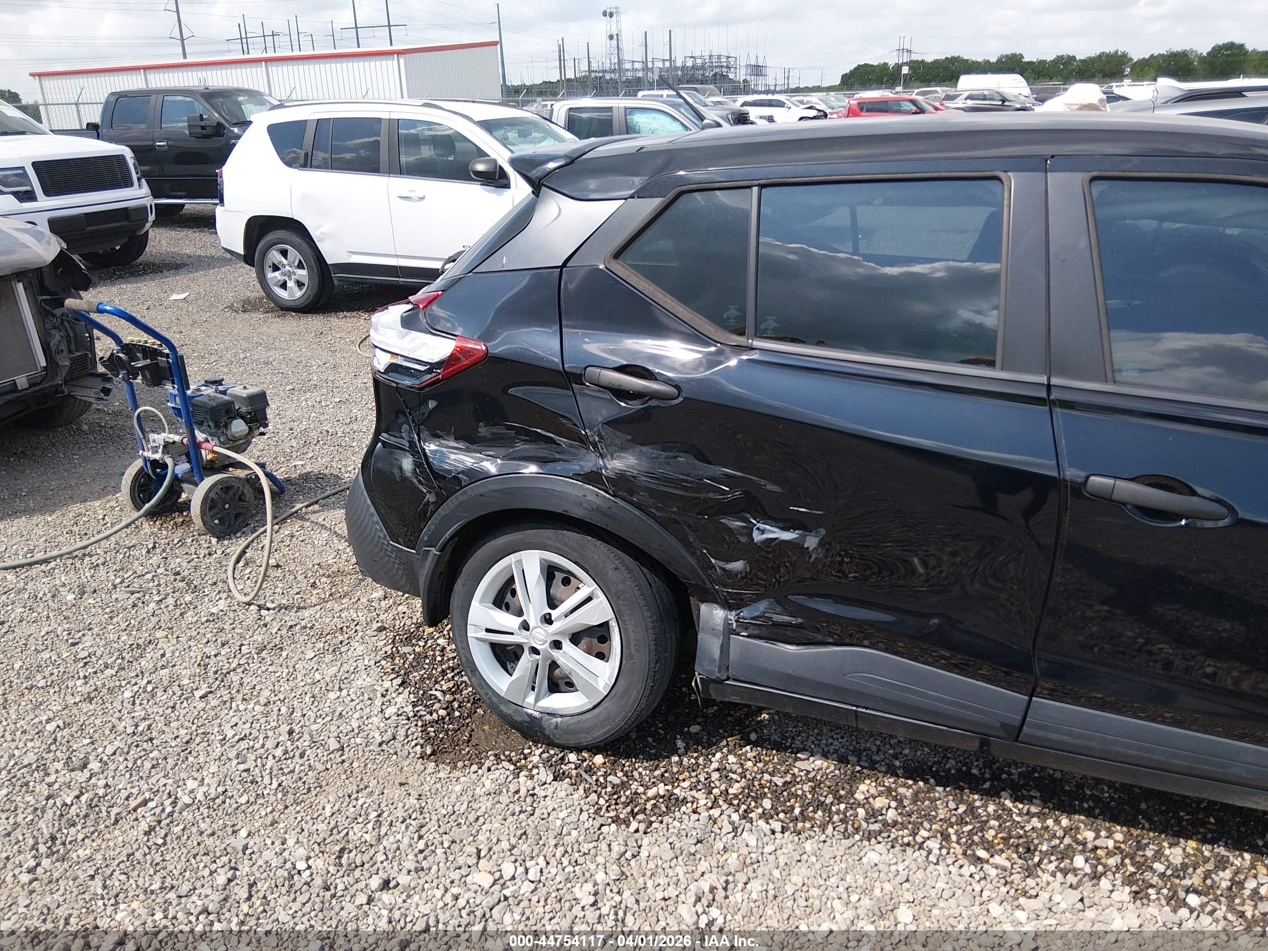 NISSAN KICKS image 6