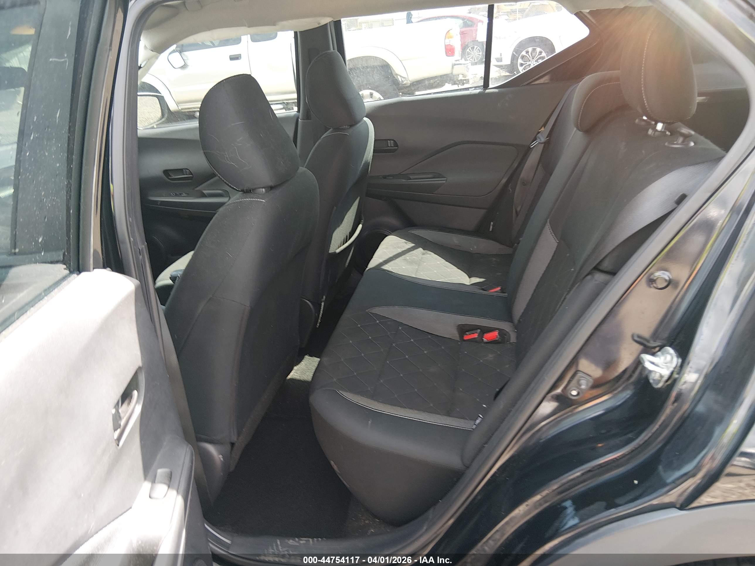 NISSAN KICKS image 8