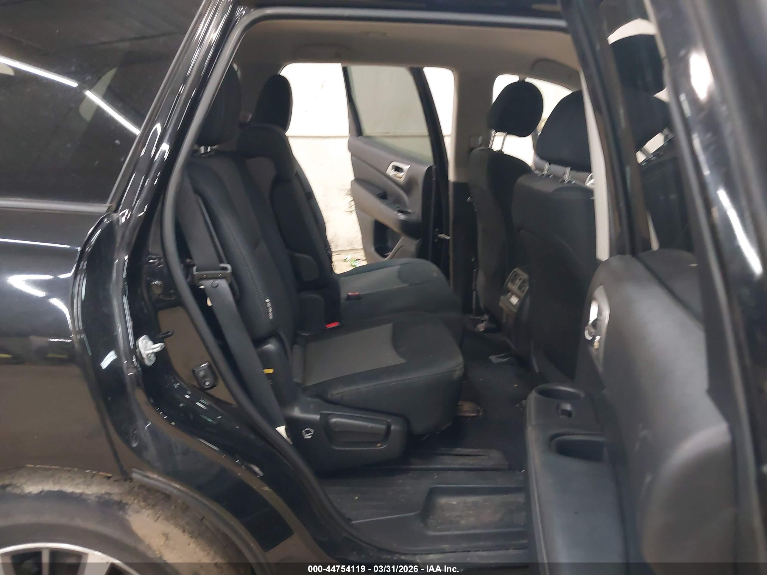 NISSAN PATHFINDER image 8