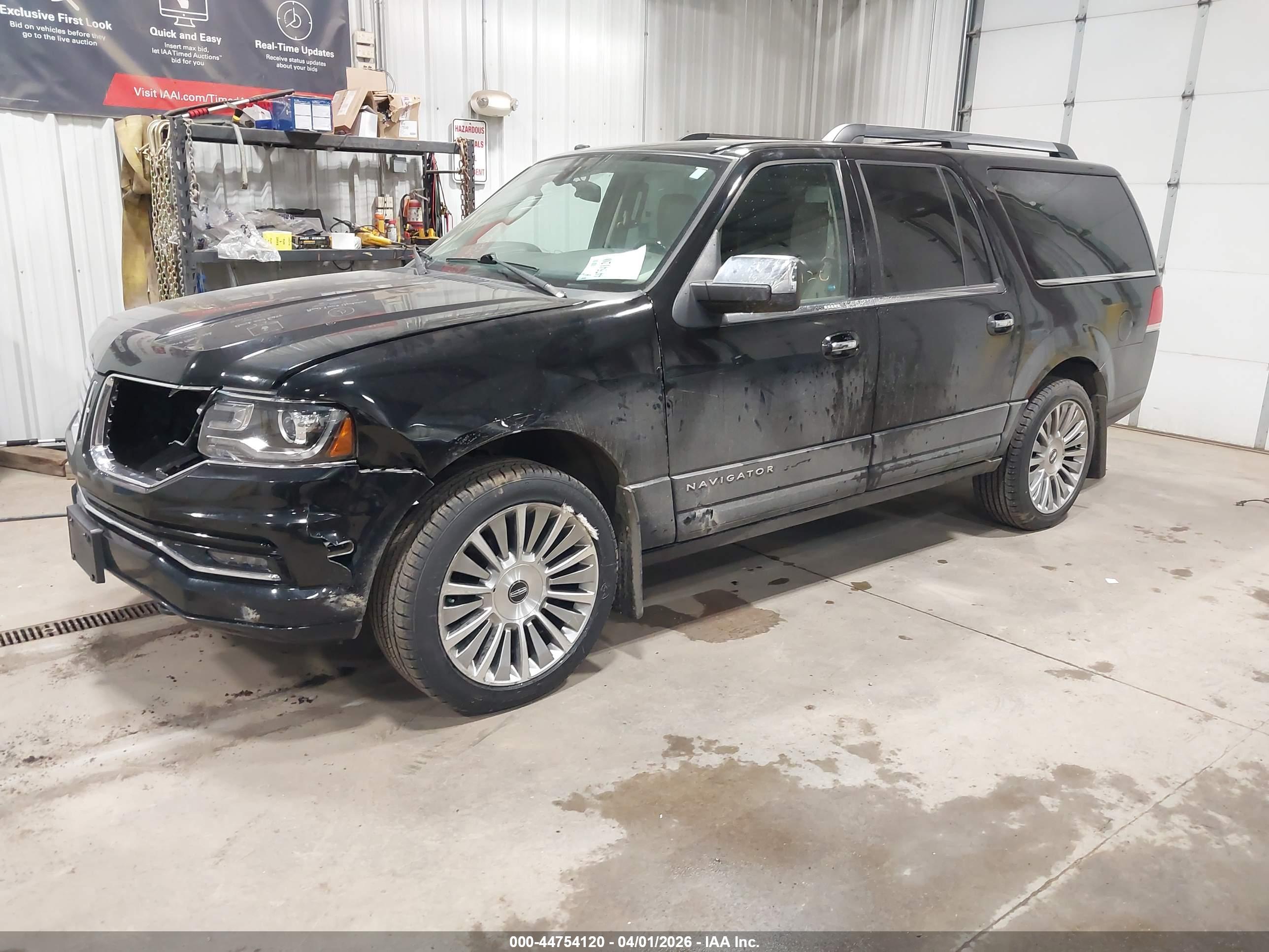 LINCOLN NAVIGATOR image 2