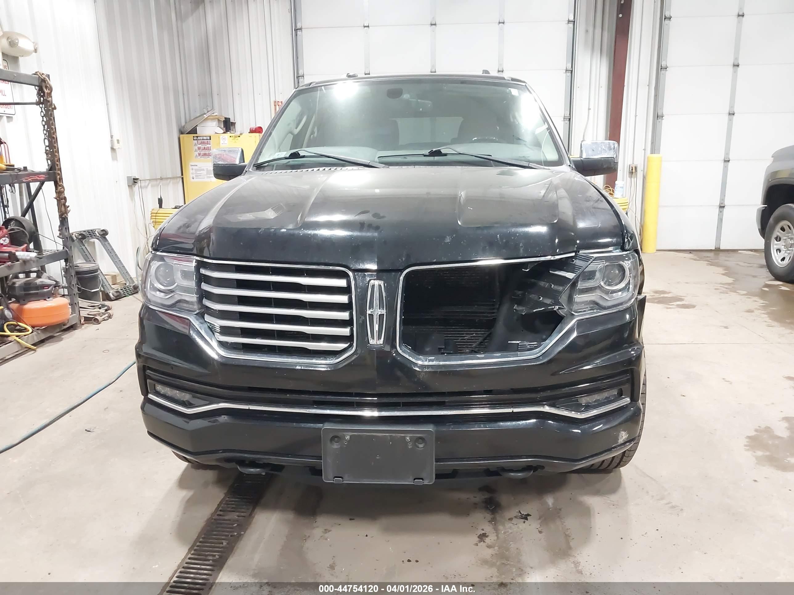 LINCOLN NAVIGATOR image 6