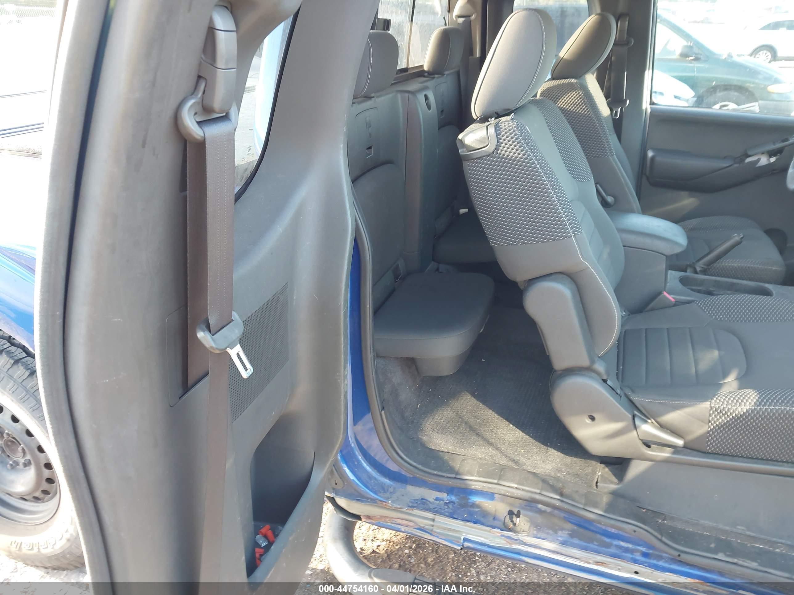 NISSAN FRONTIER image 8