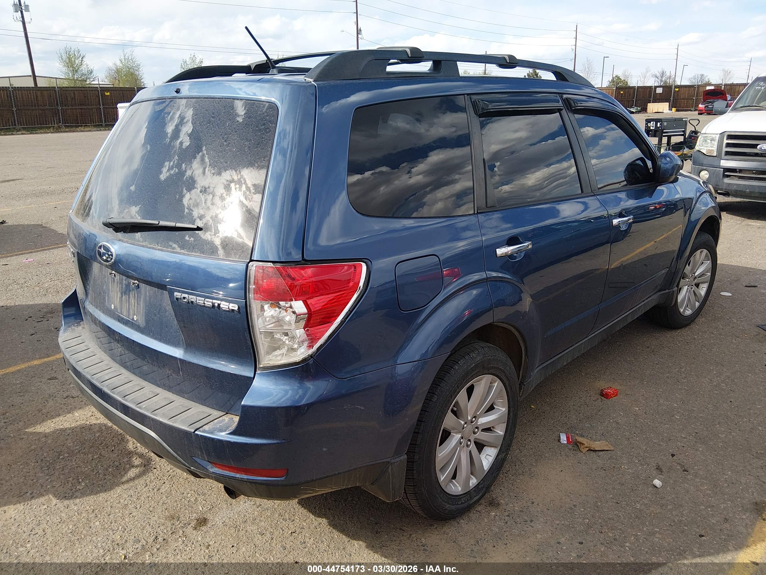 SUBARU FORESTER image 4