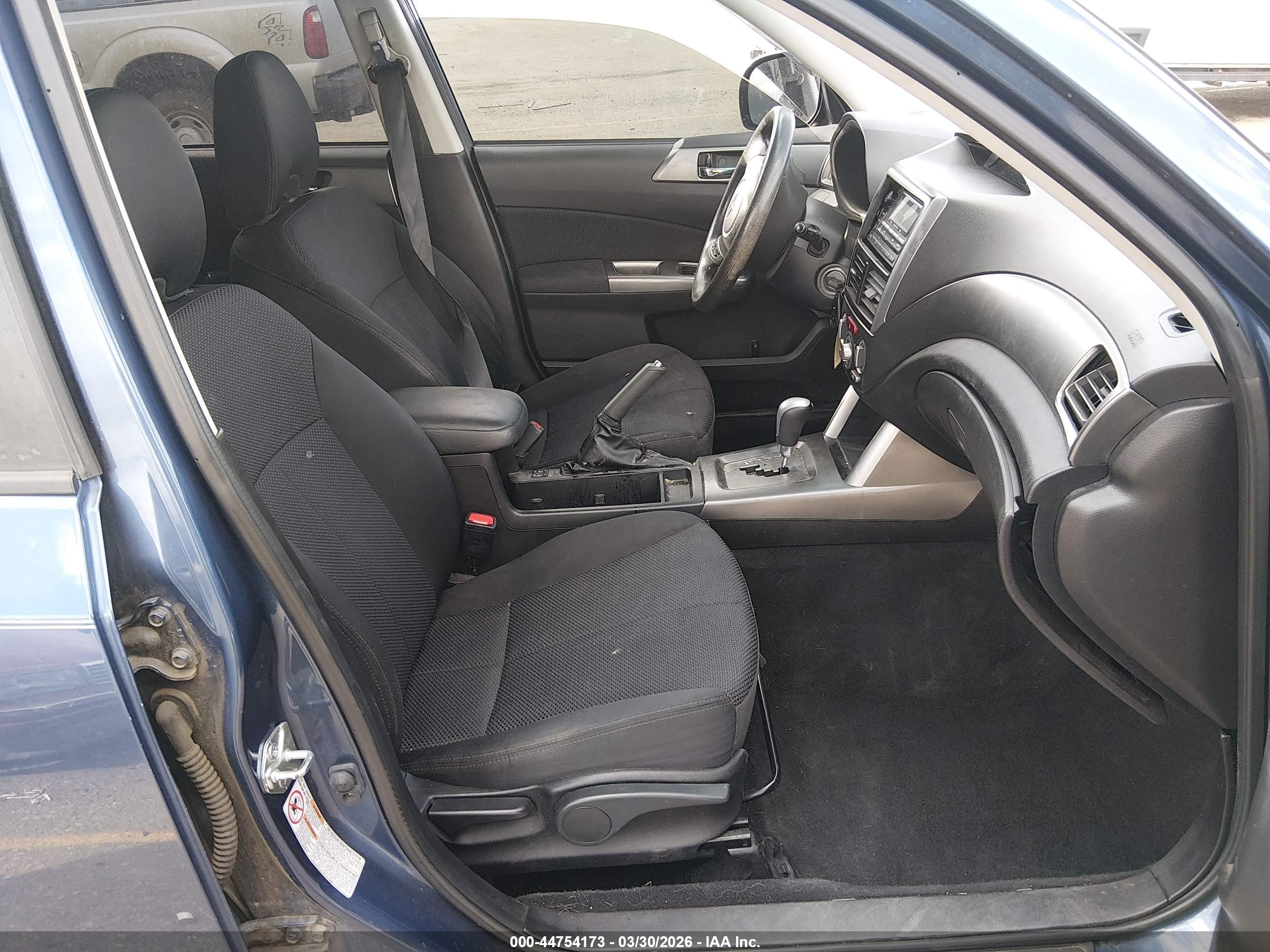 SUBARU FORESTER image 5