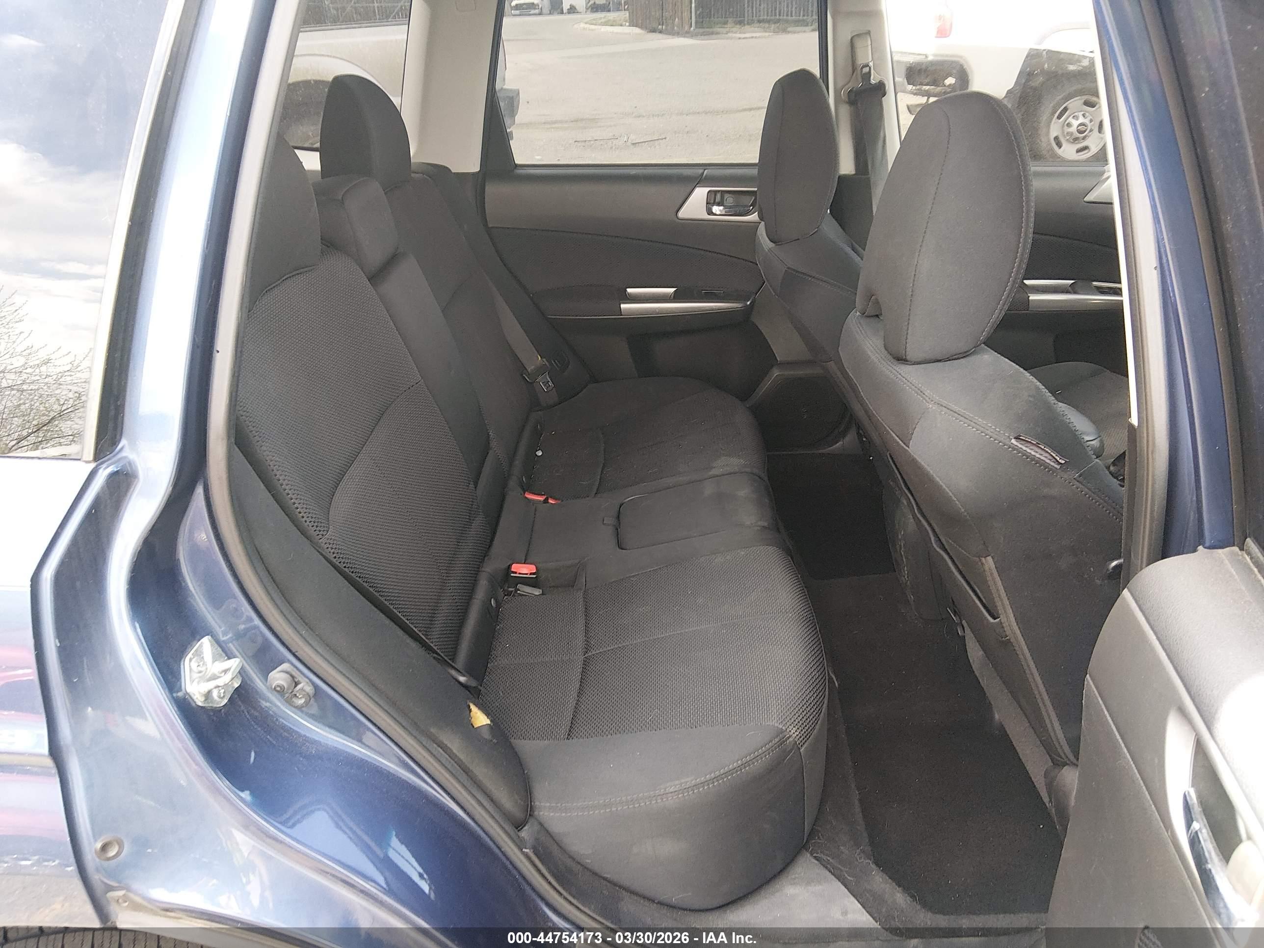 SUBARU FORESTER image 8