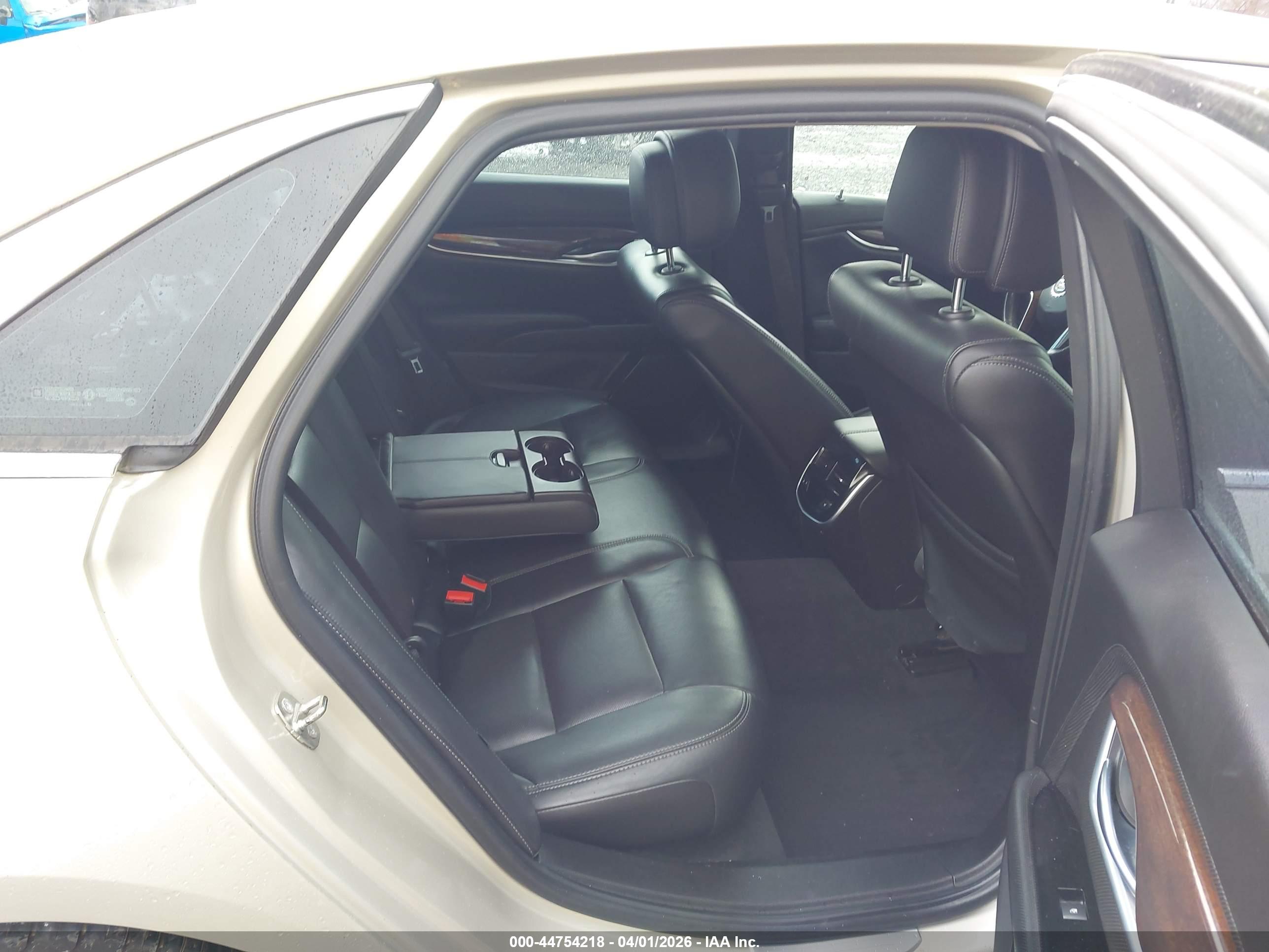 CADILLAC XTS image 8