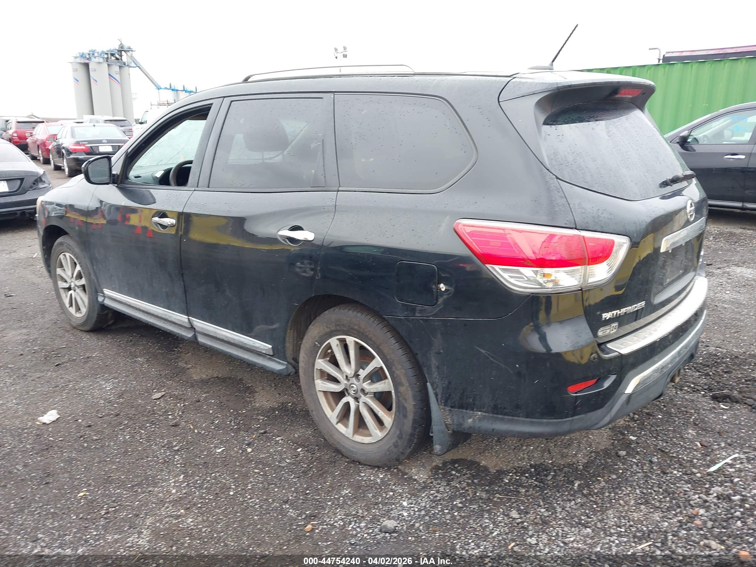 NISSAN PATHFINDER image 3