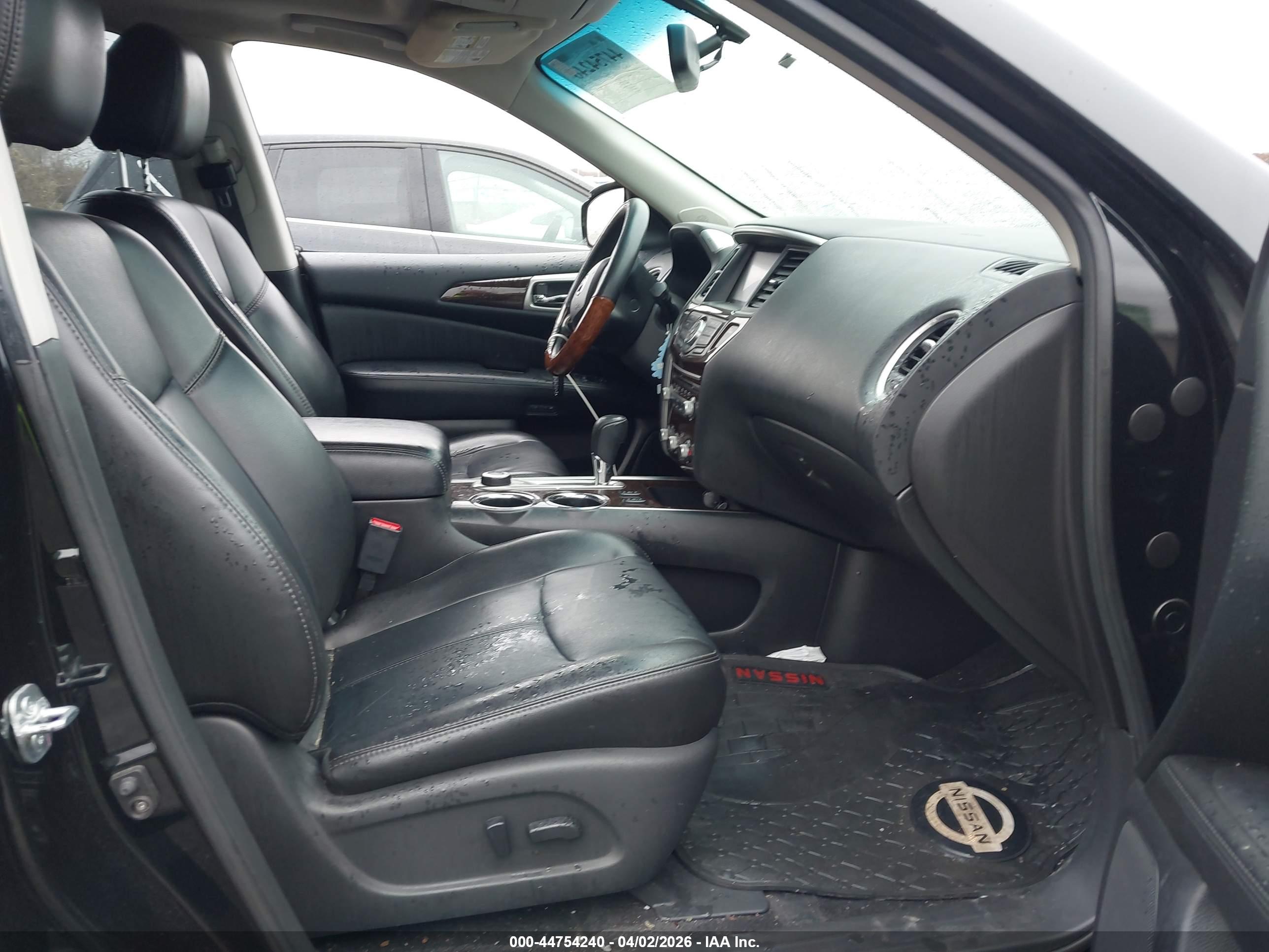 NISSAN PATHFINDER image 5