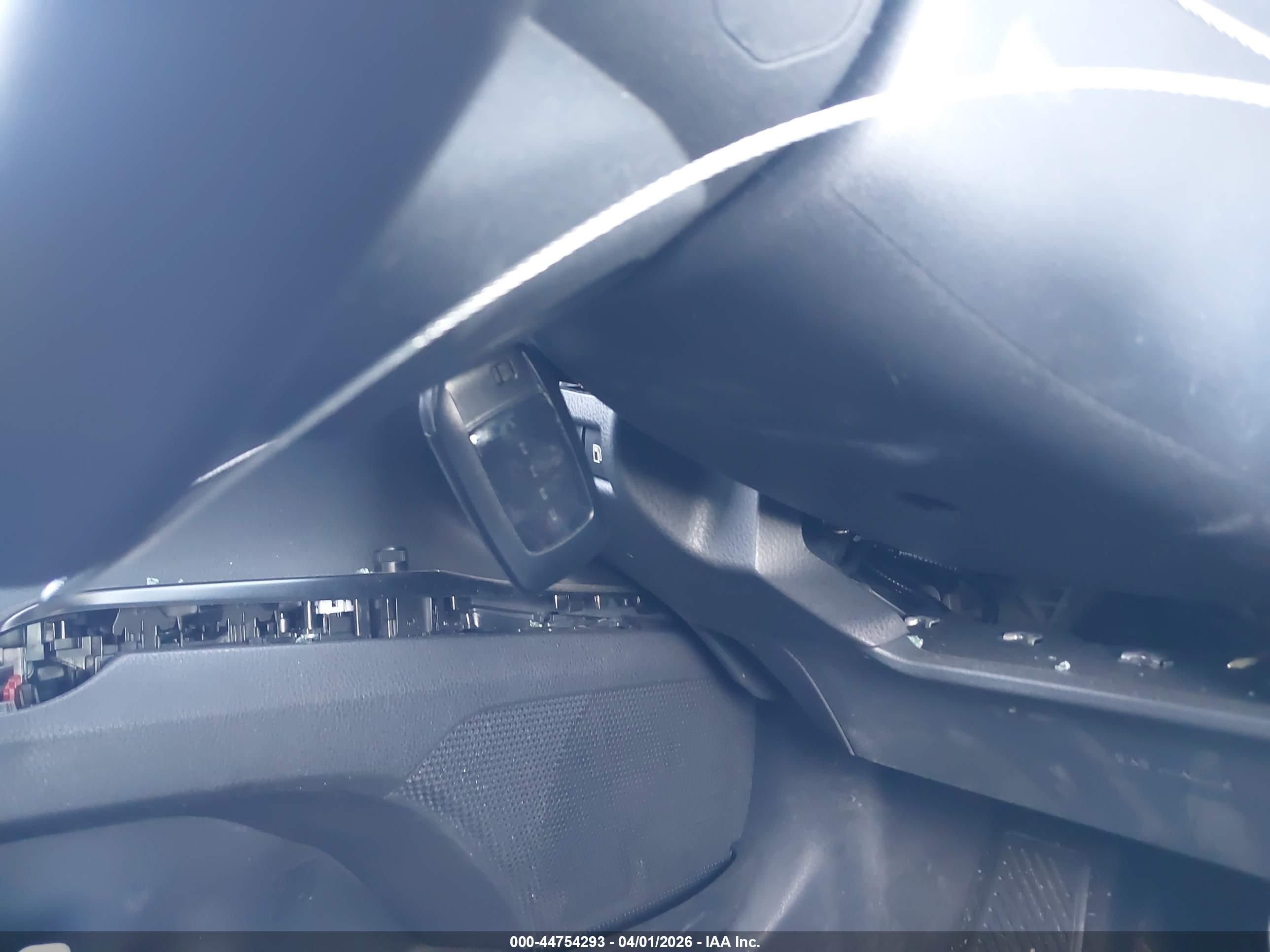 TOYOTA CAMRY image 11