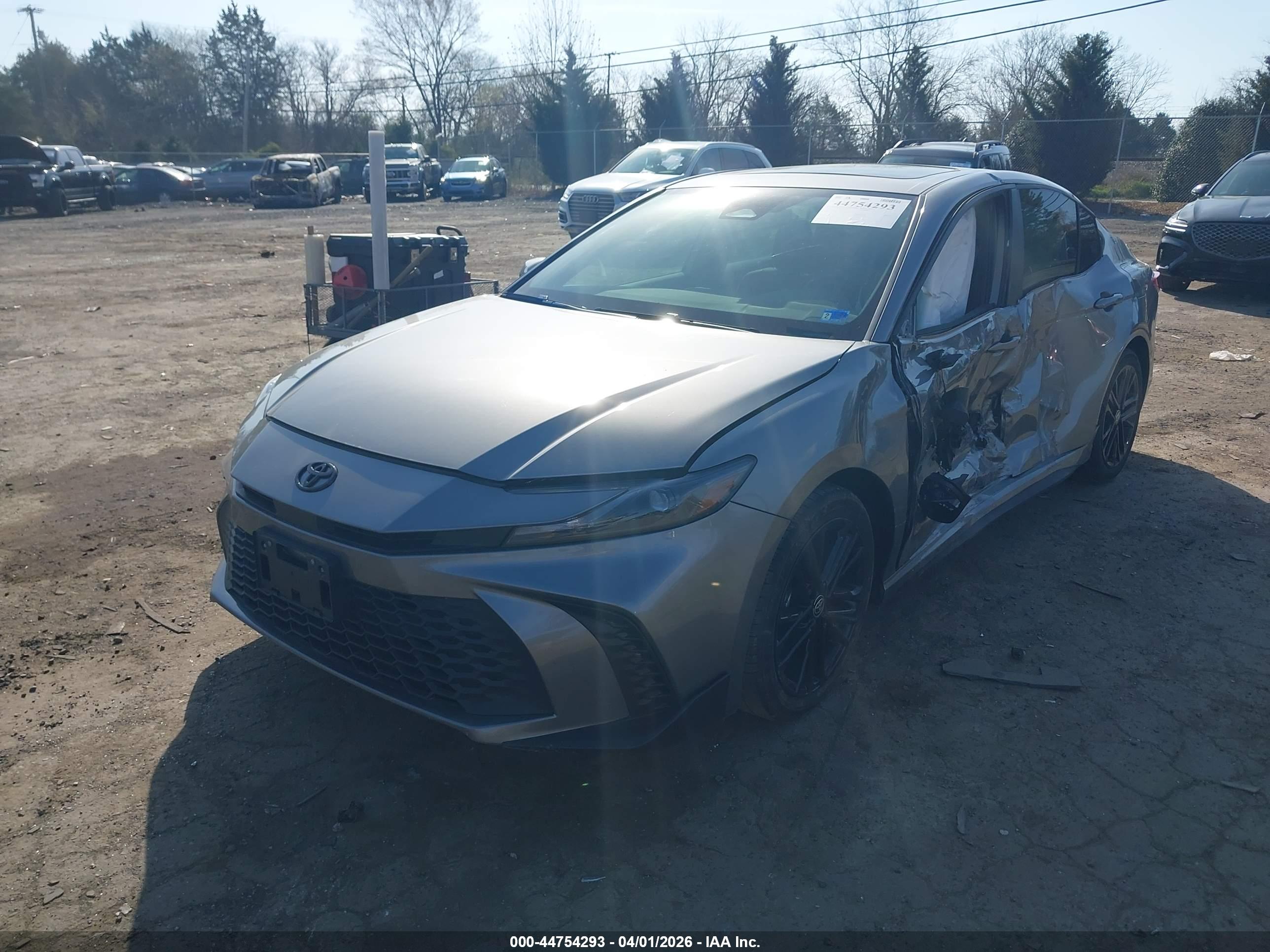 TOYOTA CAMRY image 2