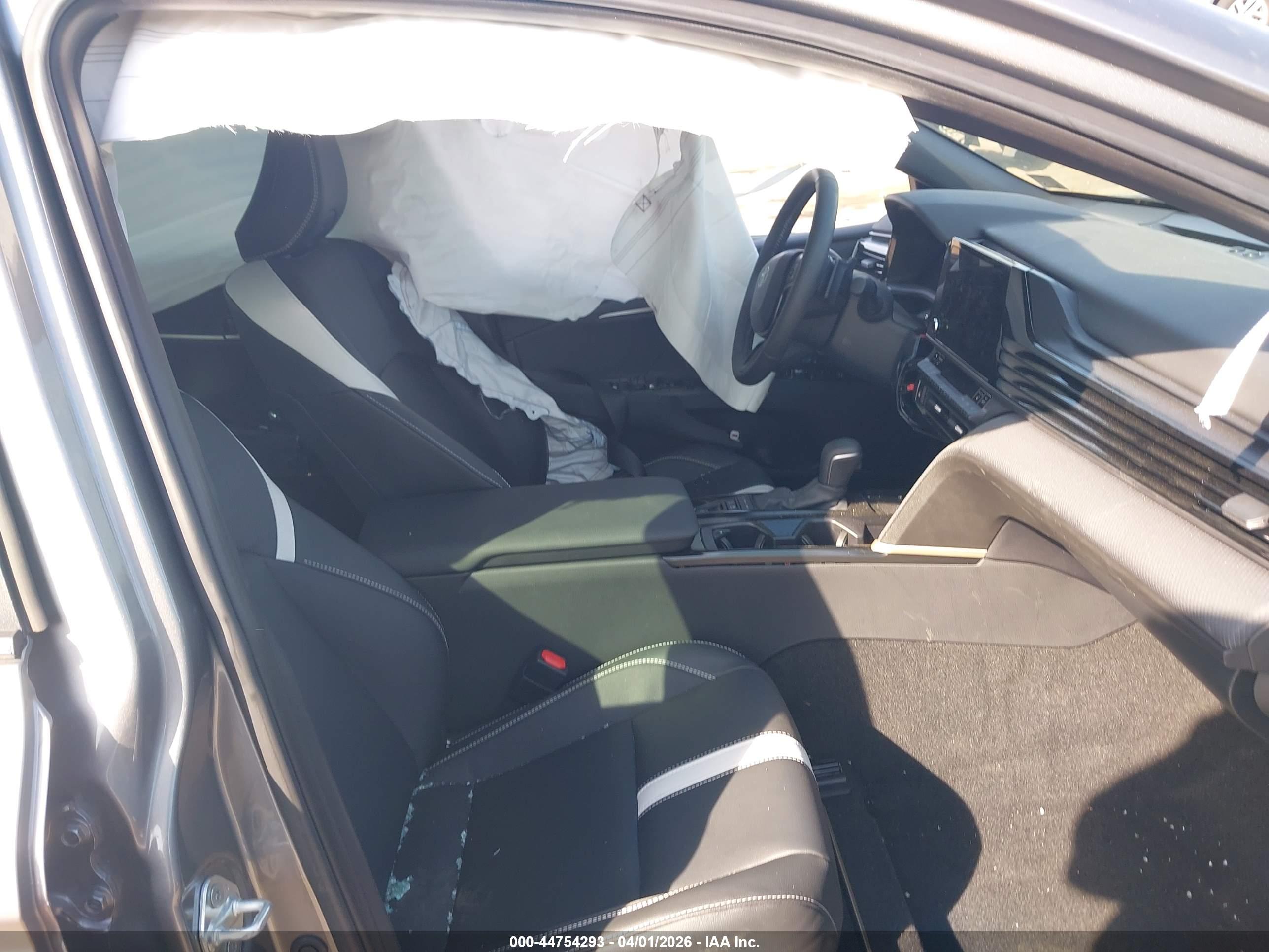 TOYOTA CAMRY image 5
