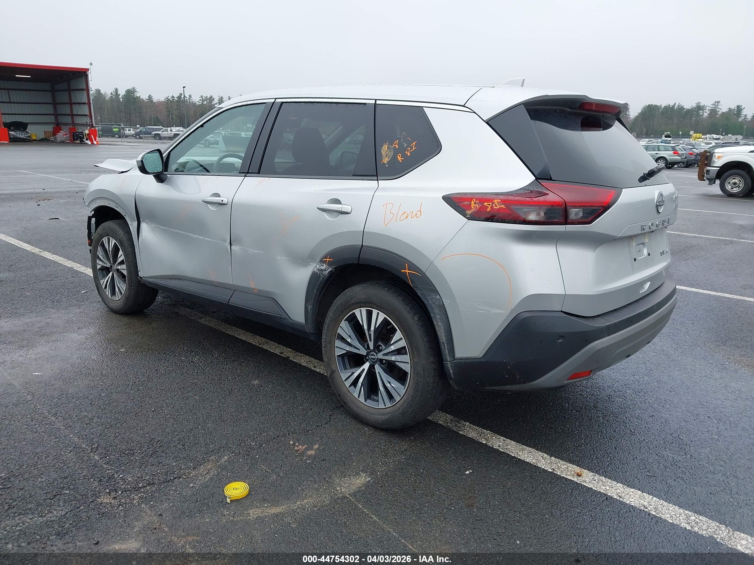 NISSAN ROGUE image 3