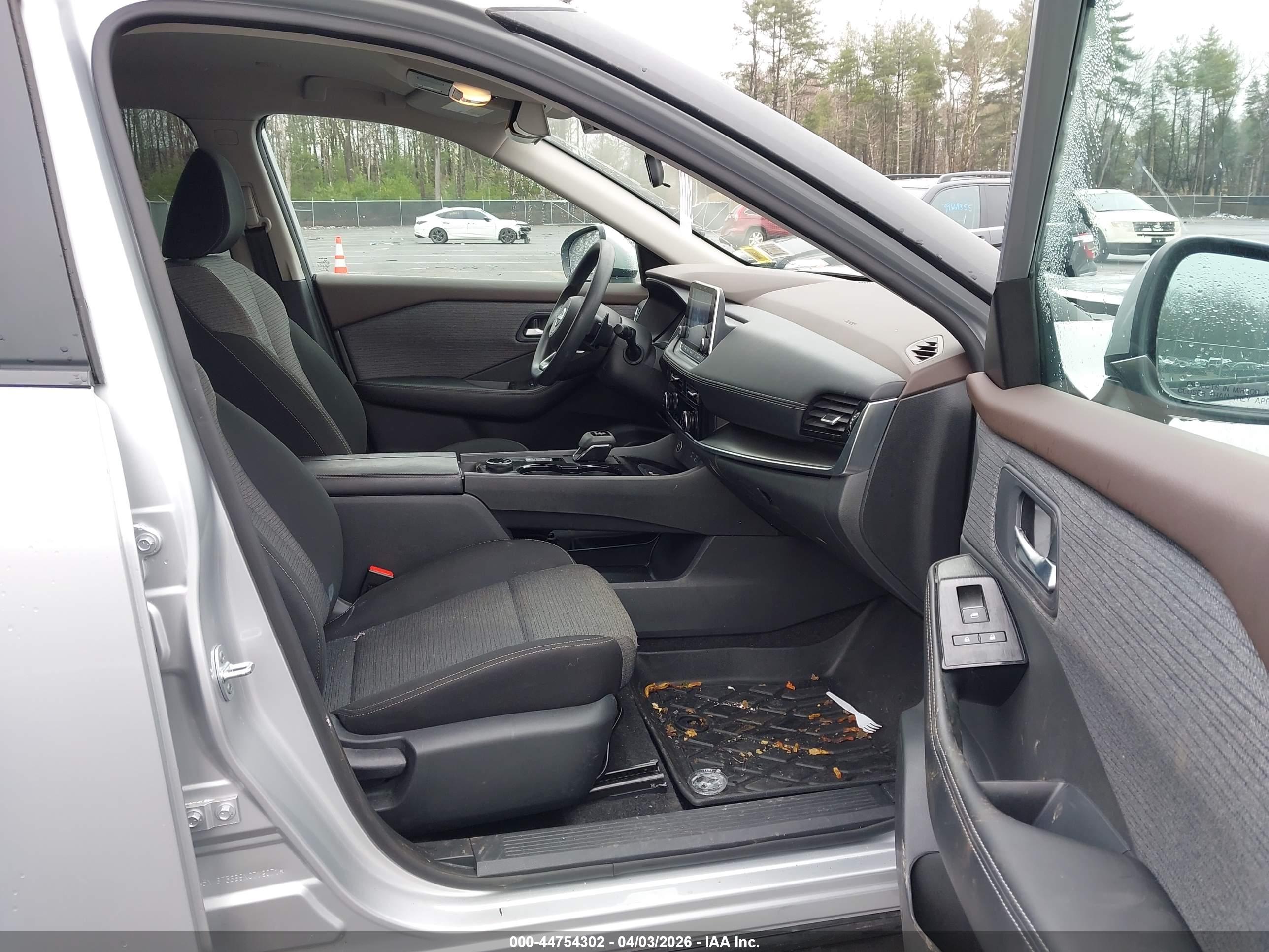 NISSAN ROGUE image 5