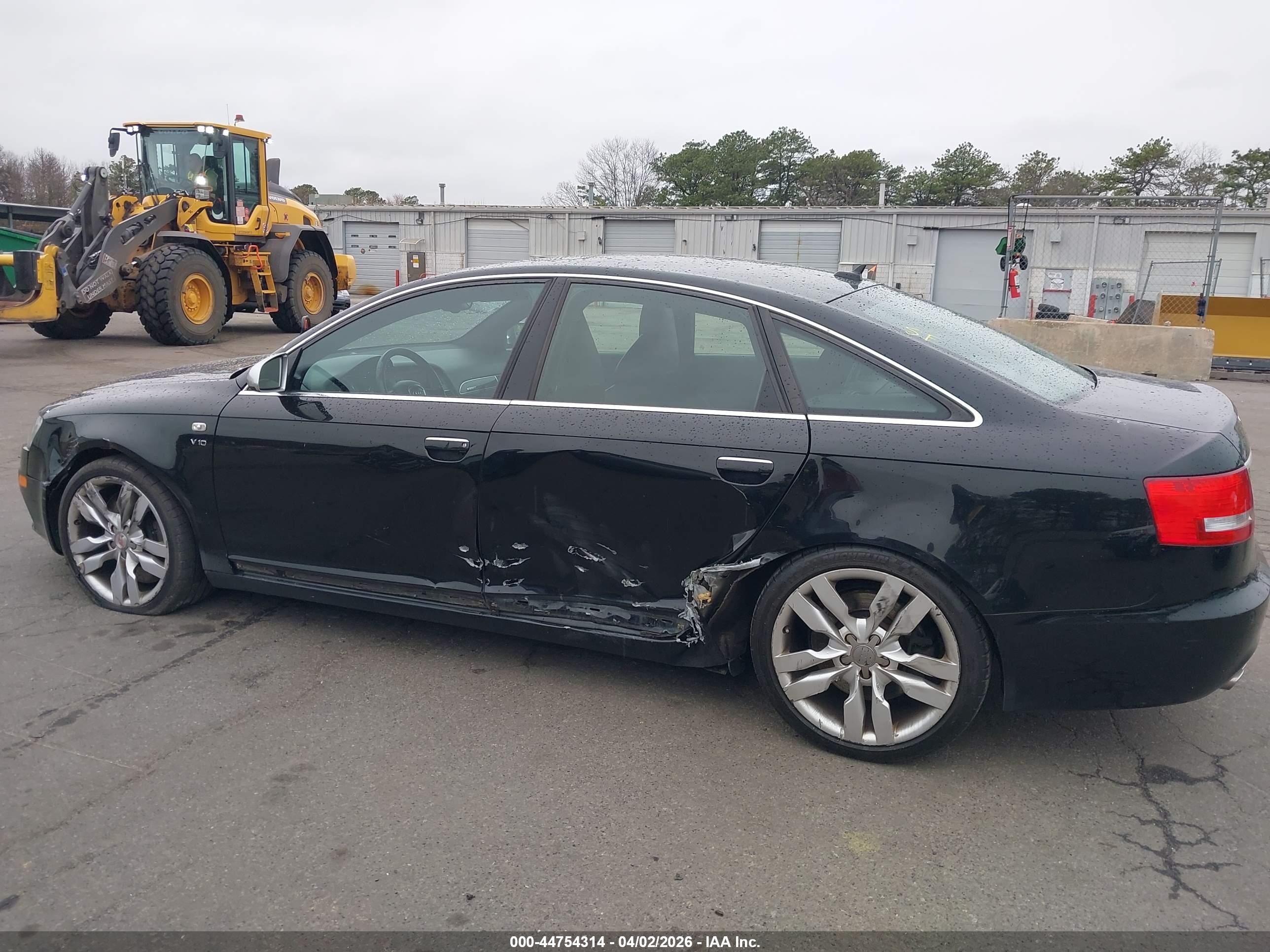 AUDI S6 image 6