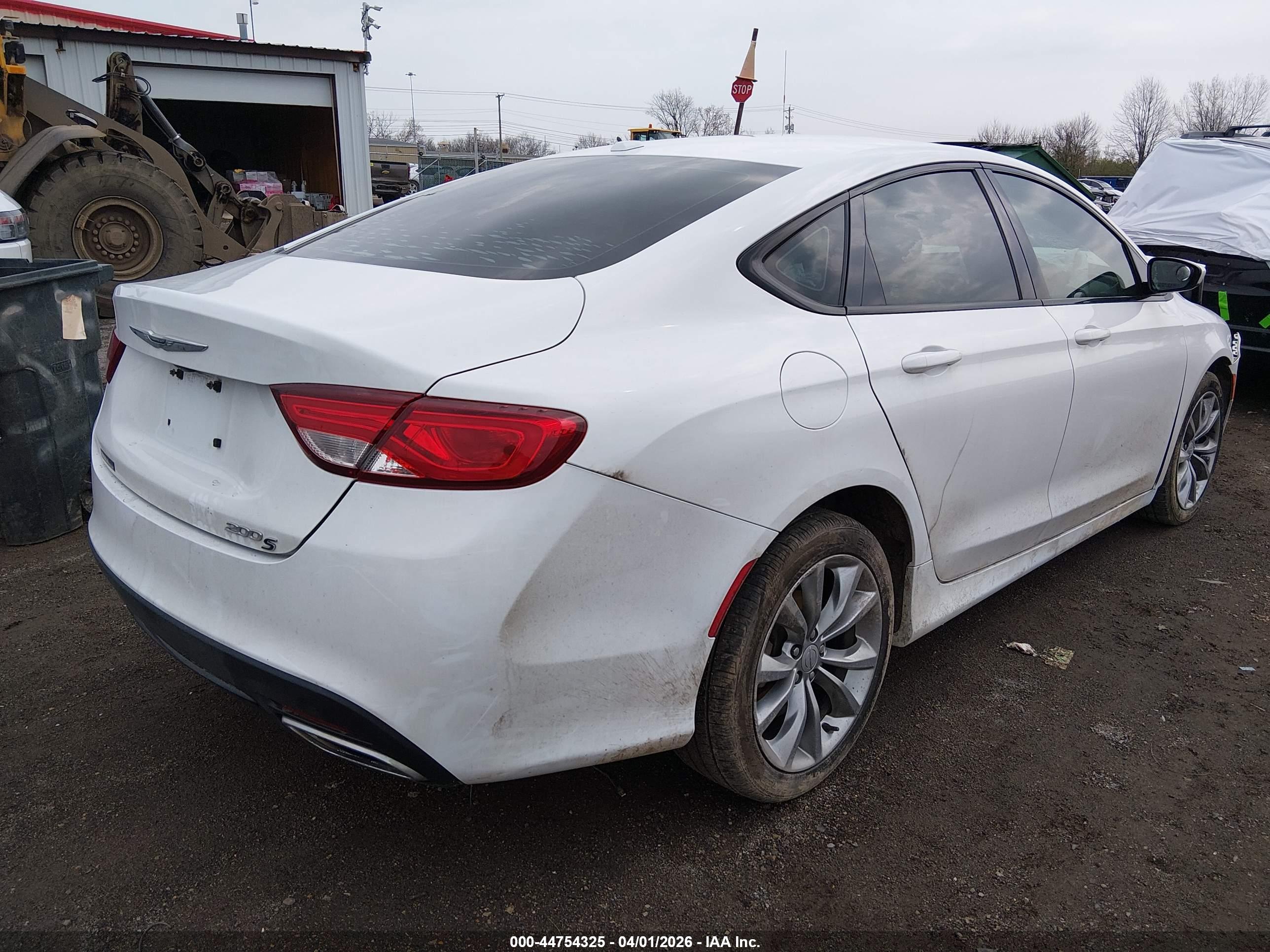 CHRYSLER 200 image 4