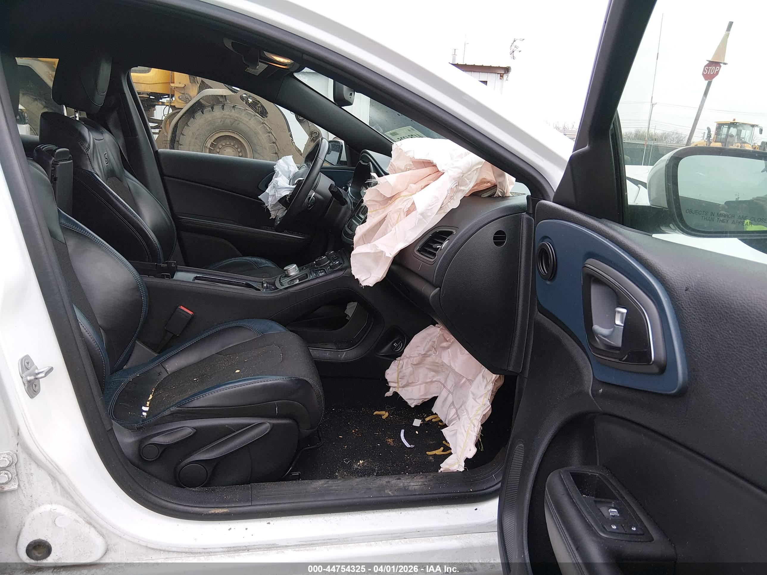 CHRYSLER 200 image 5