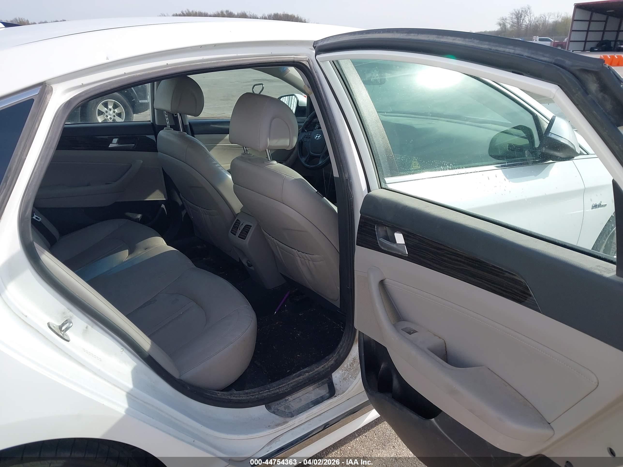 HYUNDAI SONATA image 8