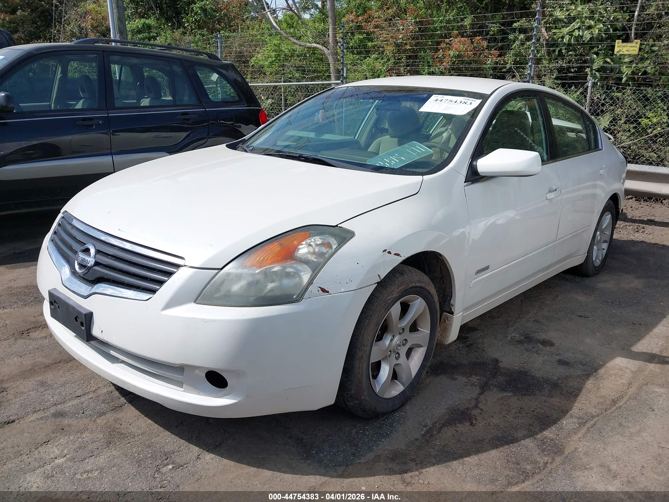 NISSAN ALTIMA image 2