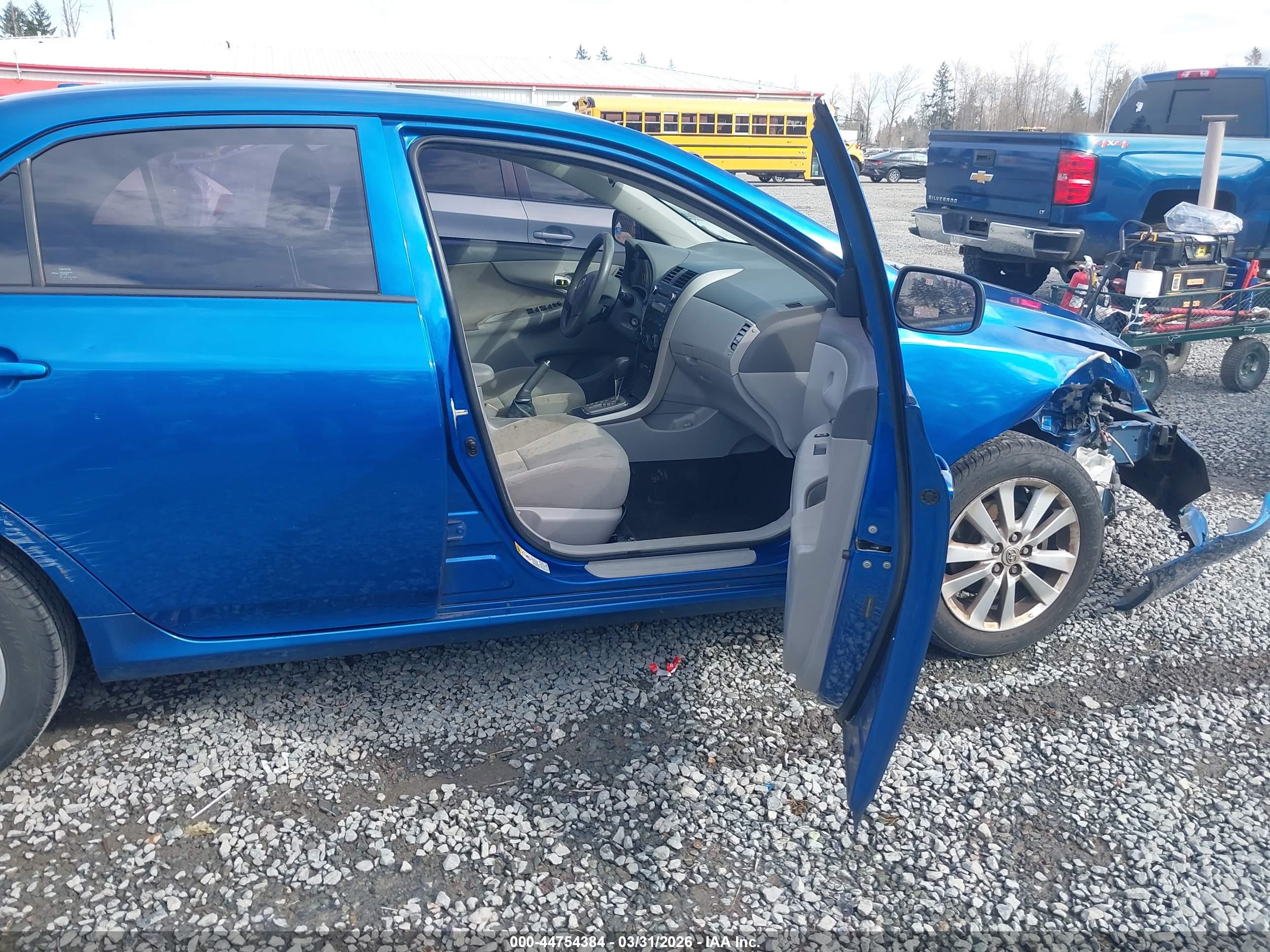 TOYOTA COROLLA image 5