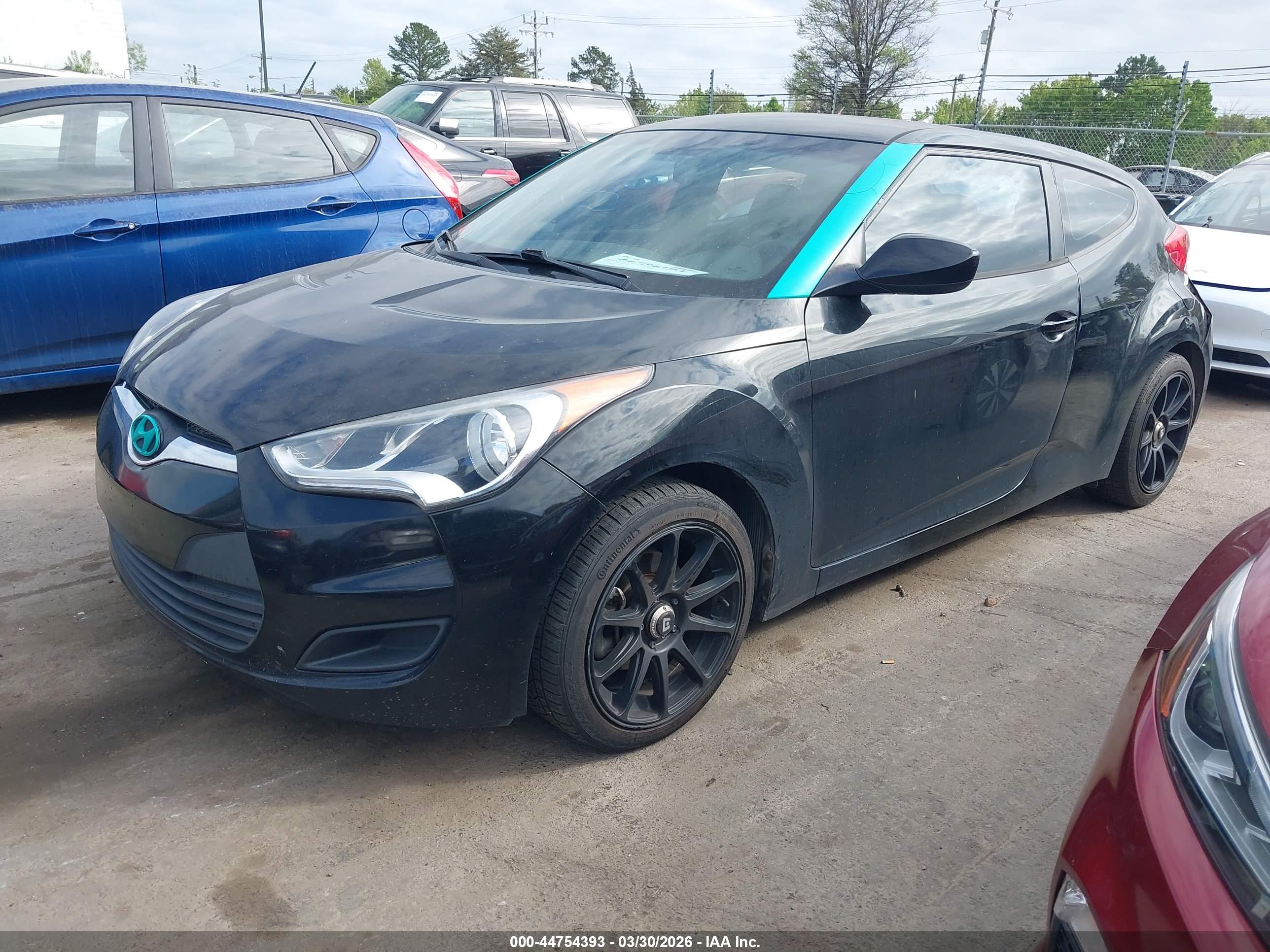 HYUNDAI VELOSTER image 2