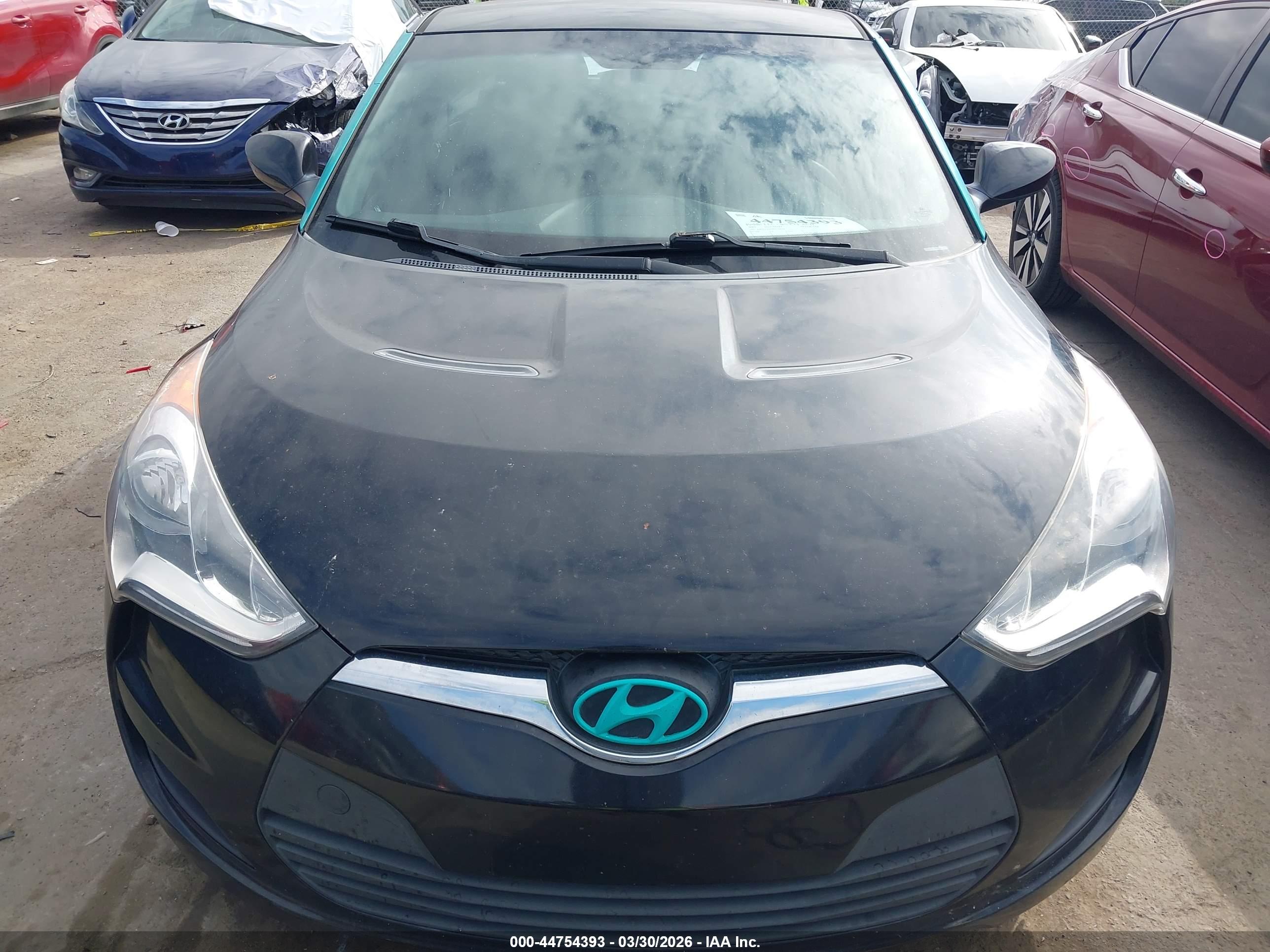 HYUNDAI VELOSTER image 6