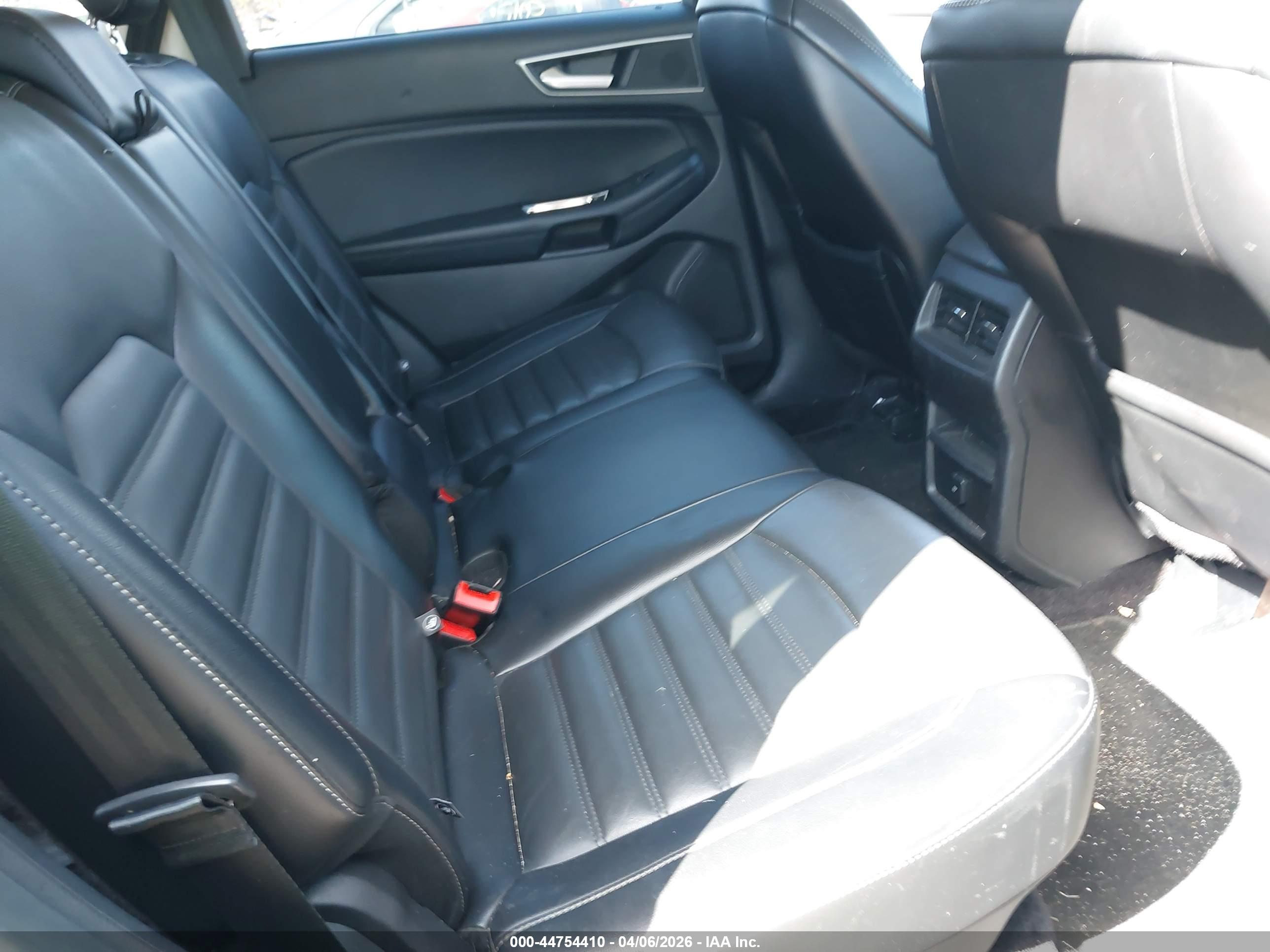 FORD EDGE image 8