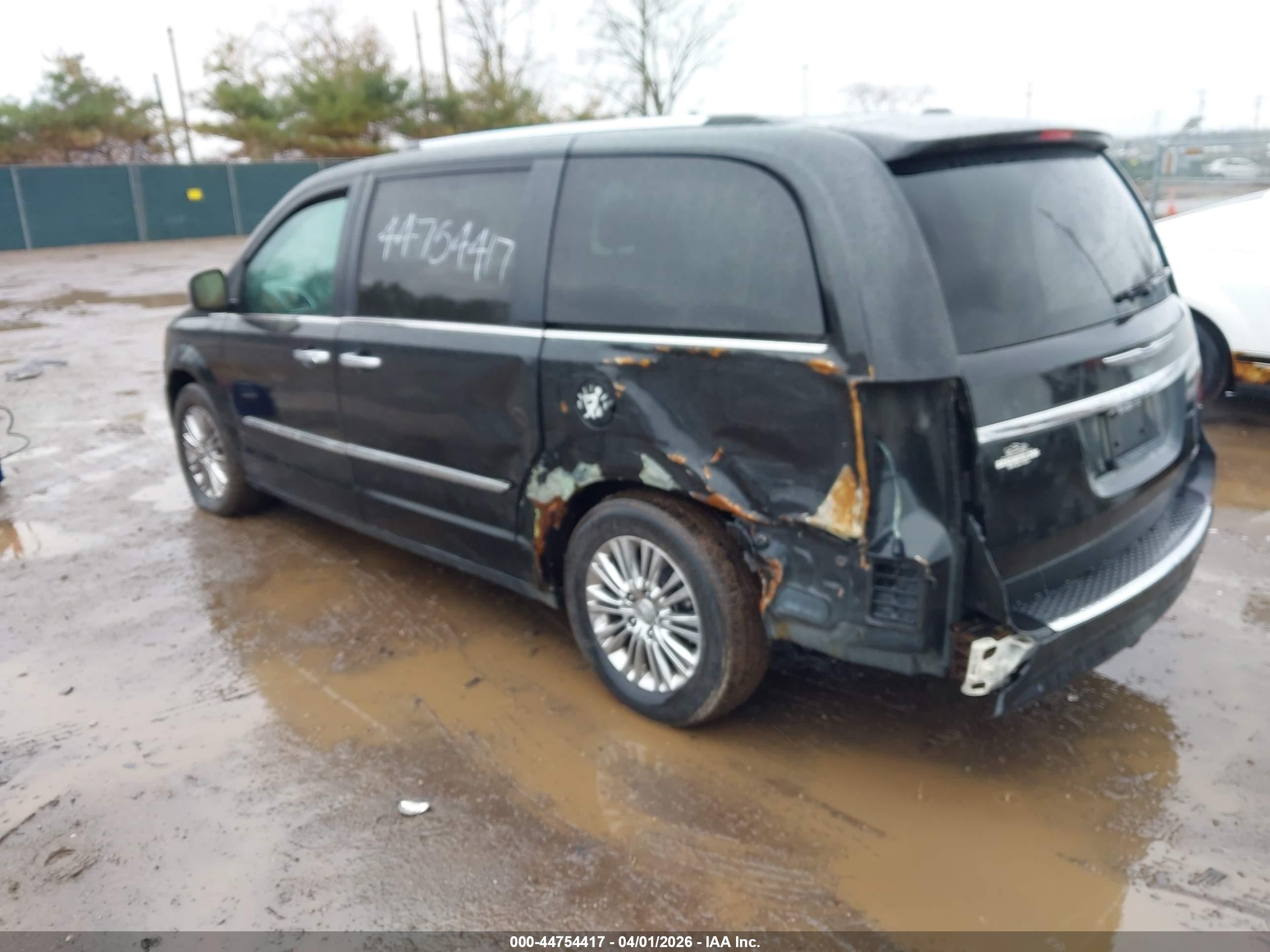 CHRYSLER TOWN image 3