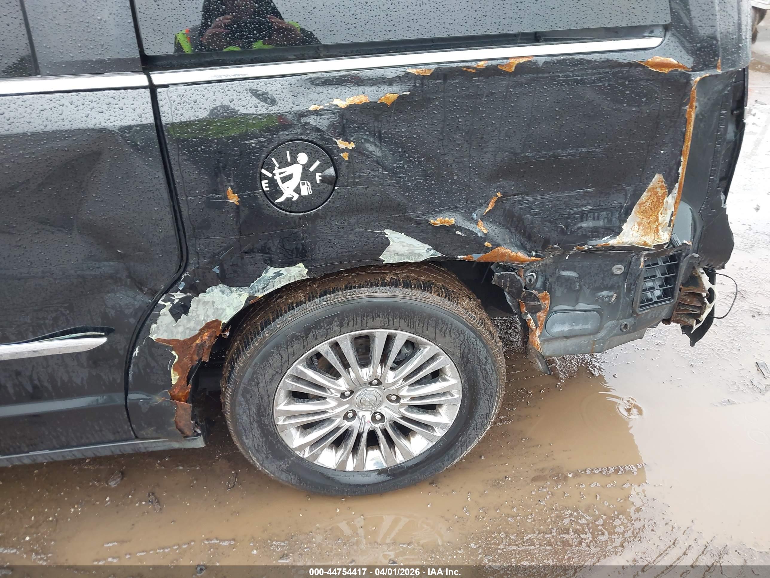 CHRYSLER TOWN image 6