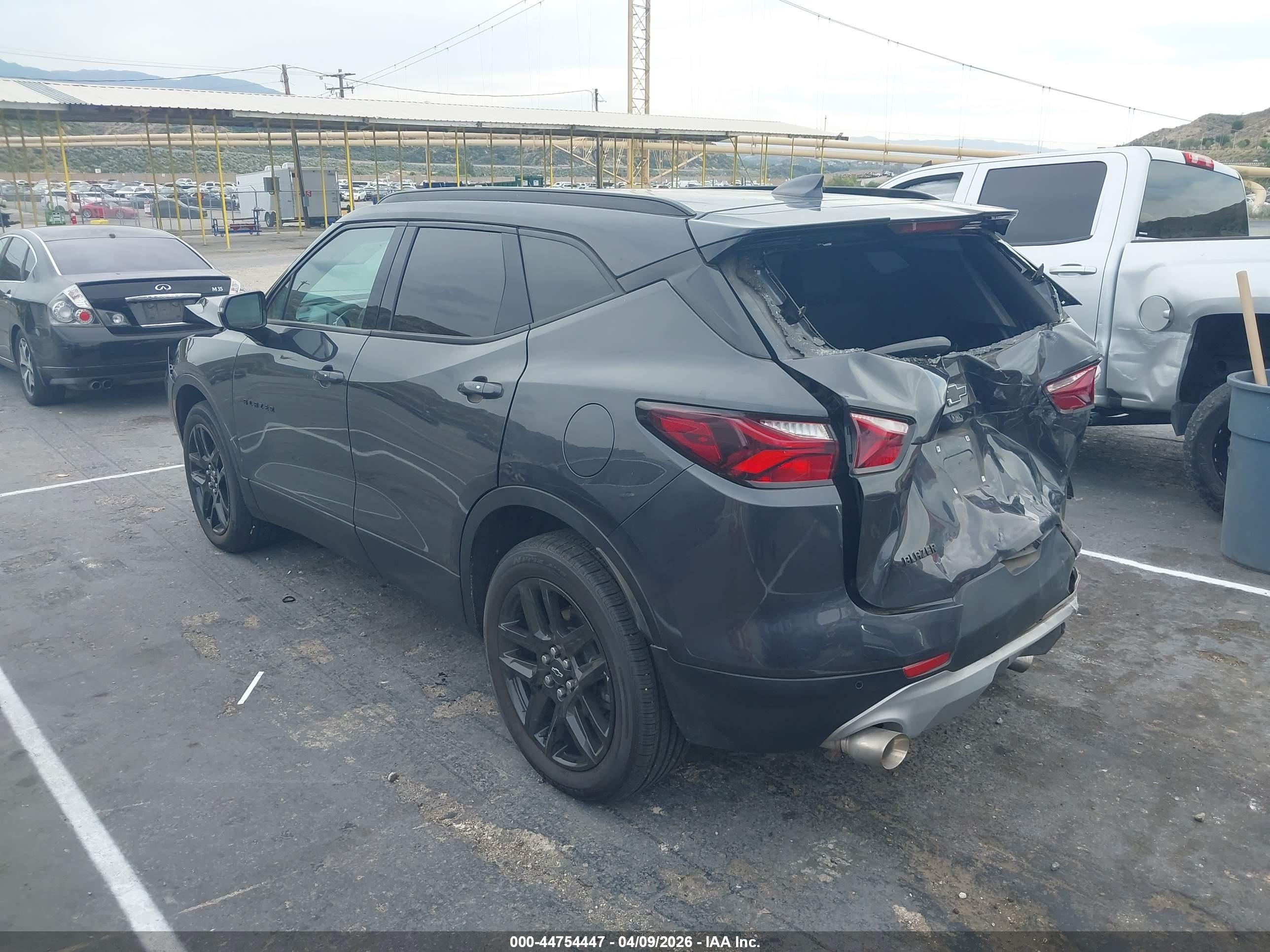 CHEVROLET BLAZER image 3