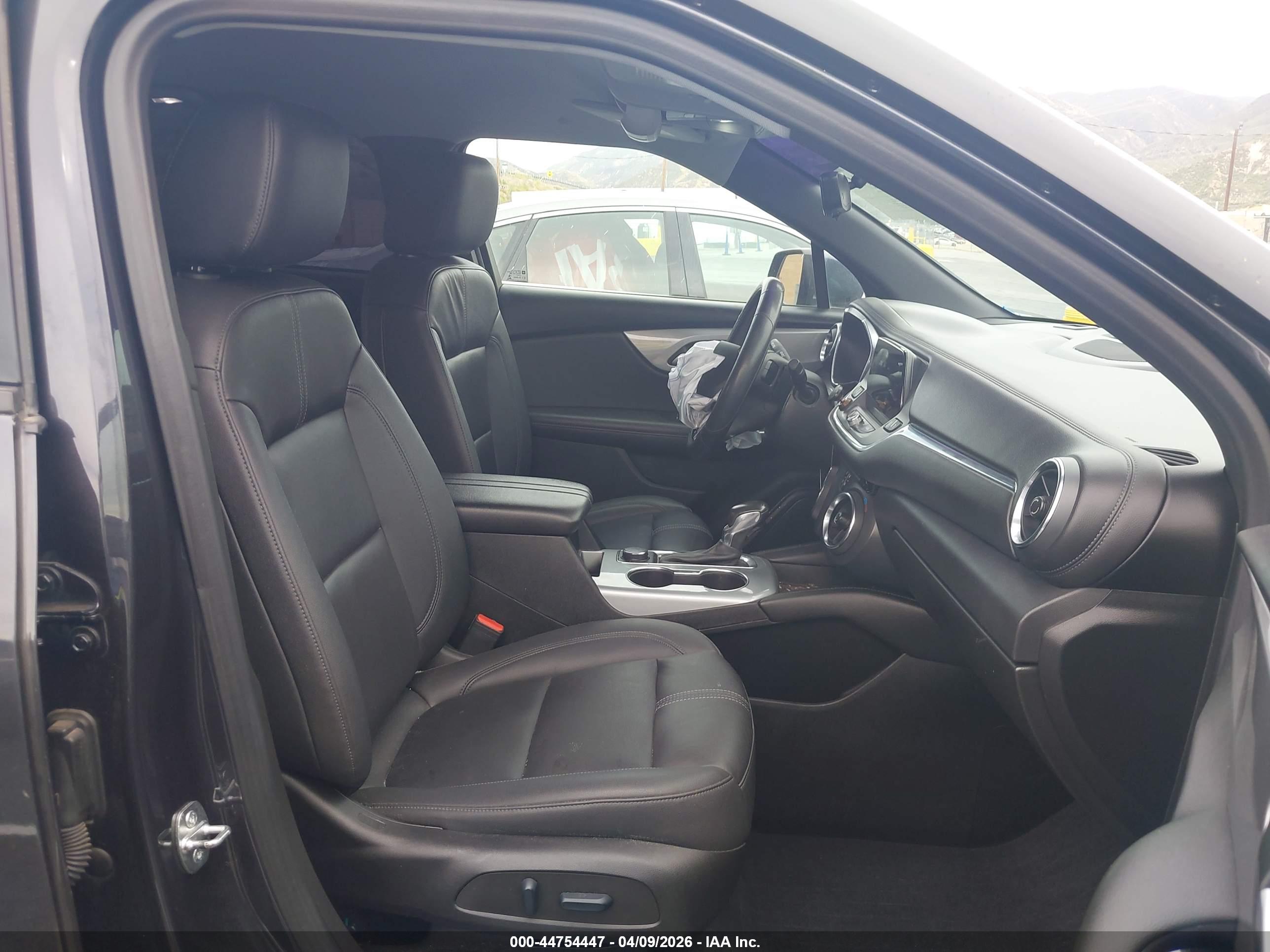 CHEVROLET BLAZER image 5