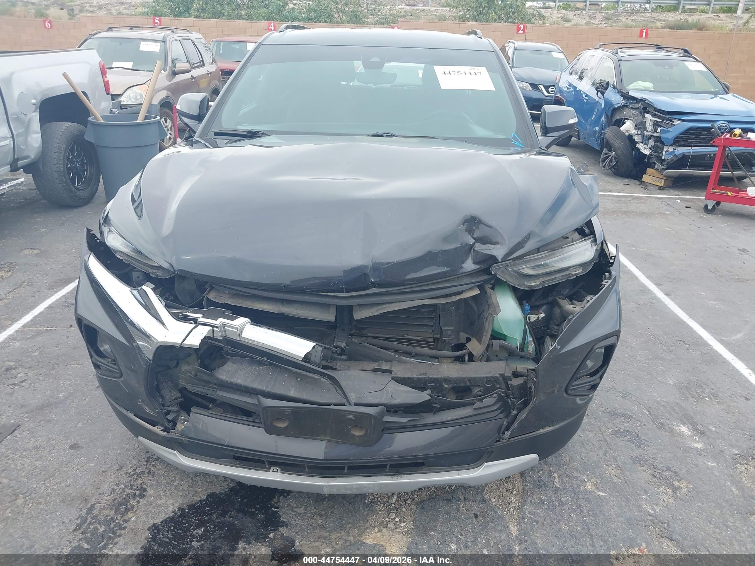 CHEVROLET BLAZER image 6