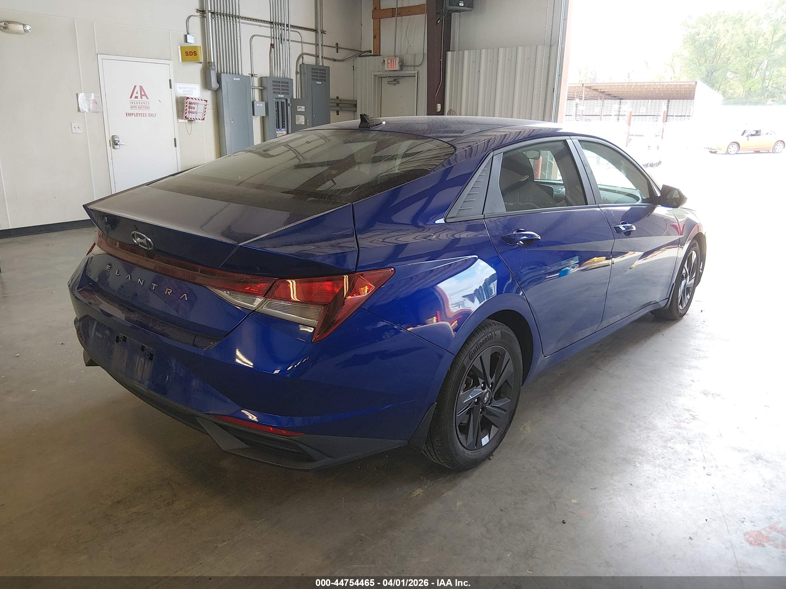 HYUNDAI ELANTRA image 4