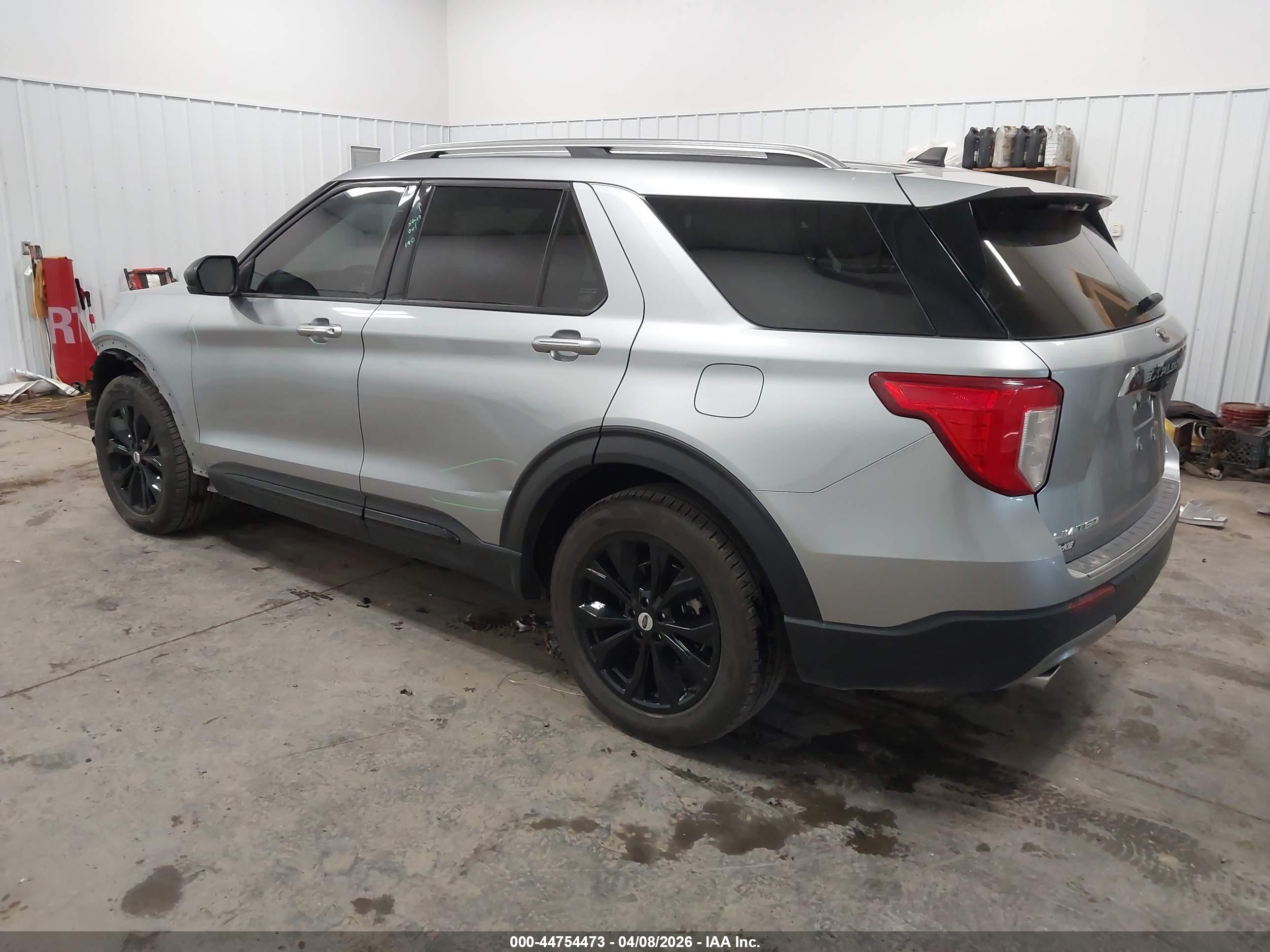 FORD EXPLORER image 3