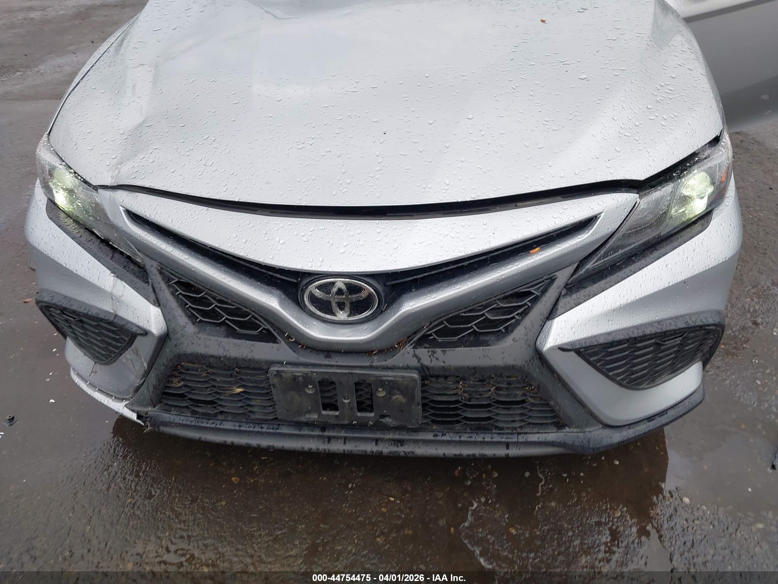 TOYOTA CAMRY image 6