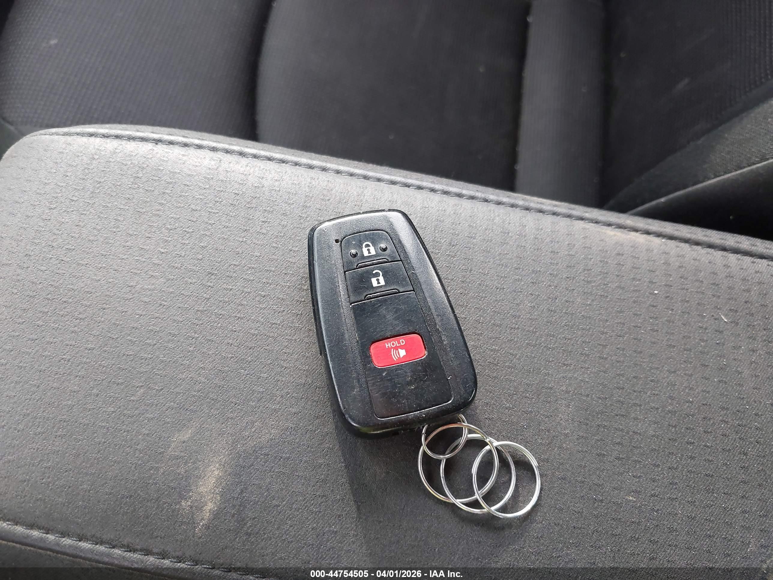 TOYOTA PRIUS image 11