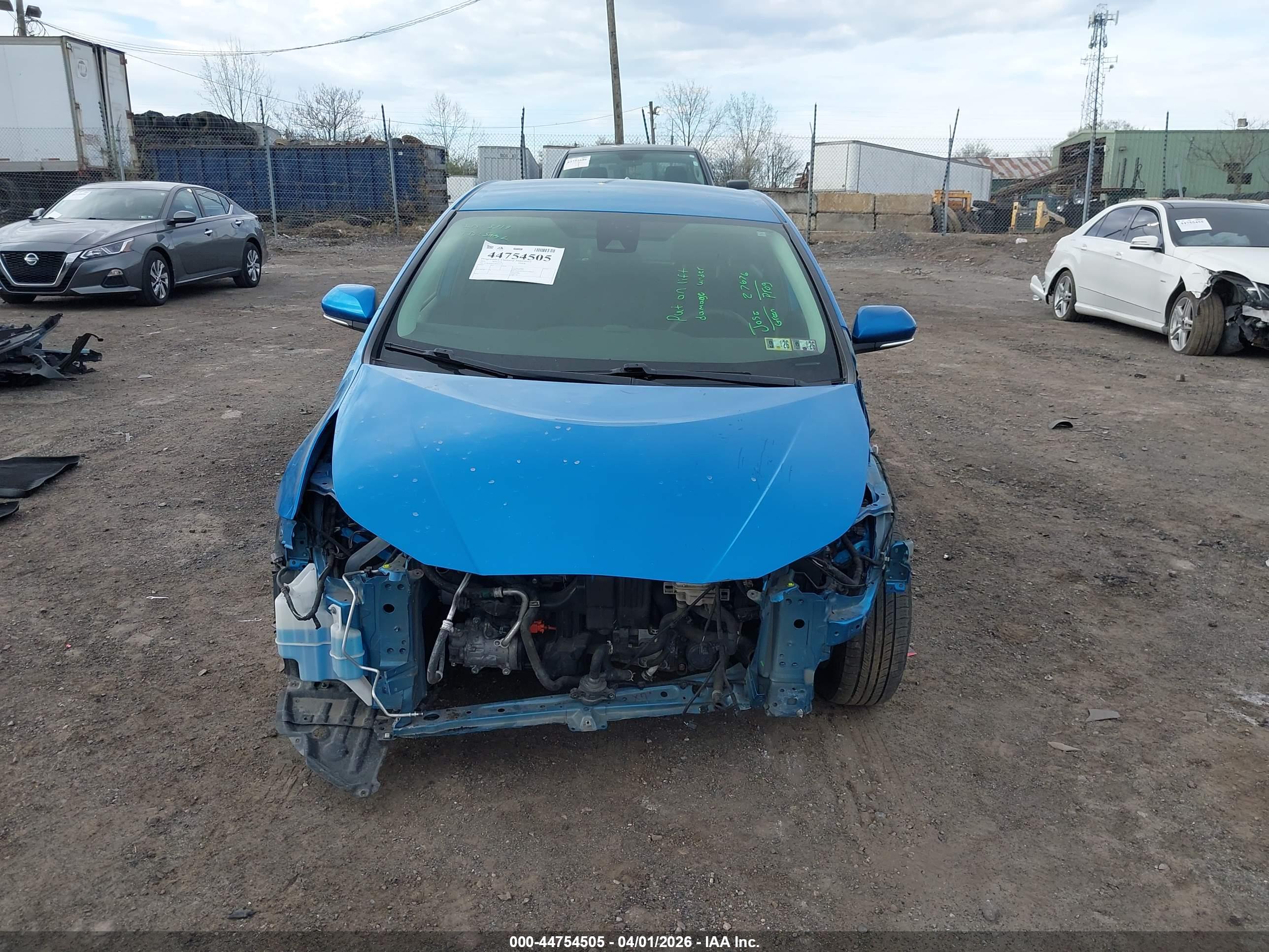 TOYOTA PRIUS image 6