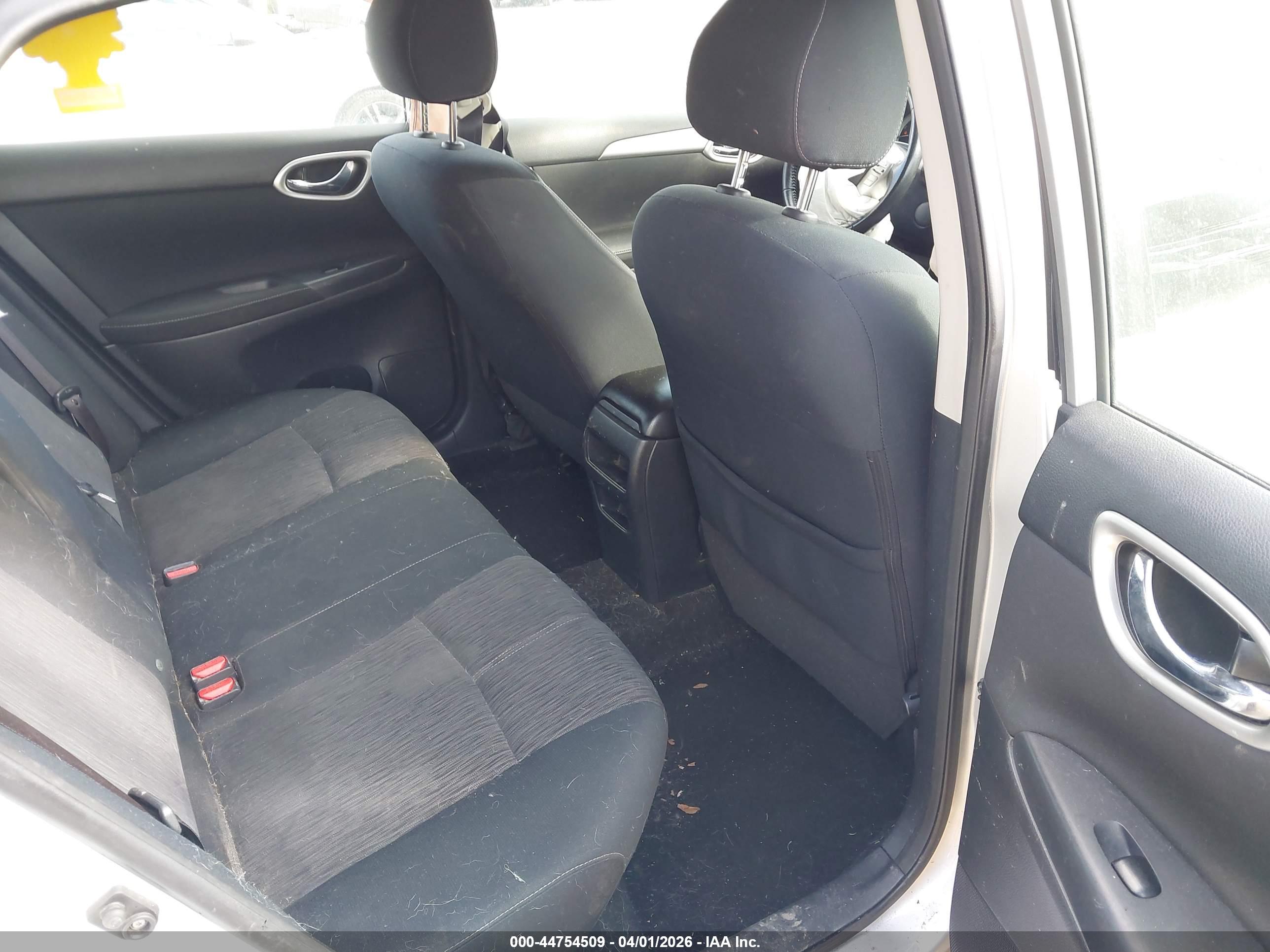 NISSAN SENTRA image 8