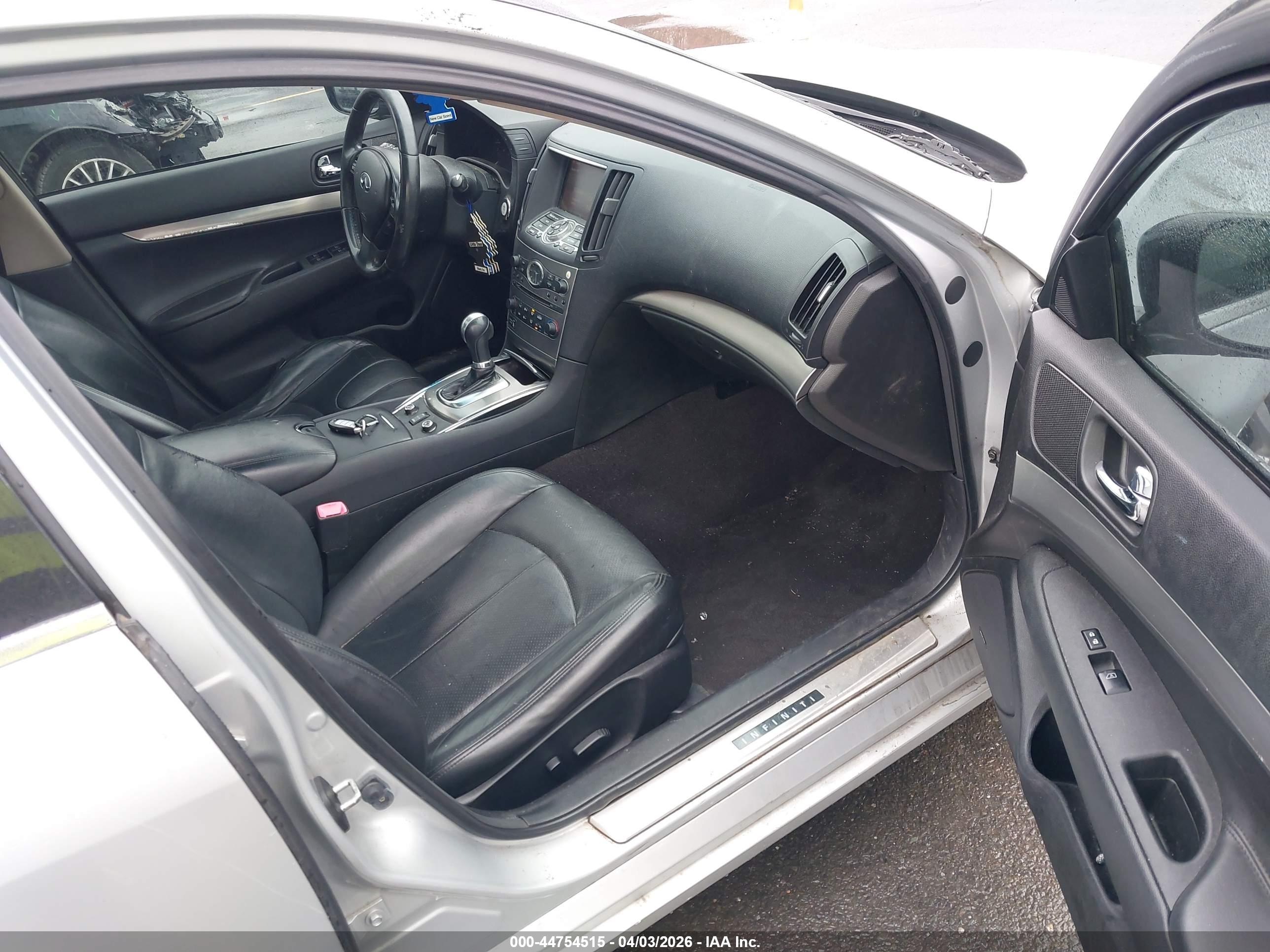 INFINITI G37X image 5