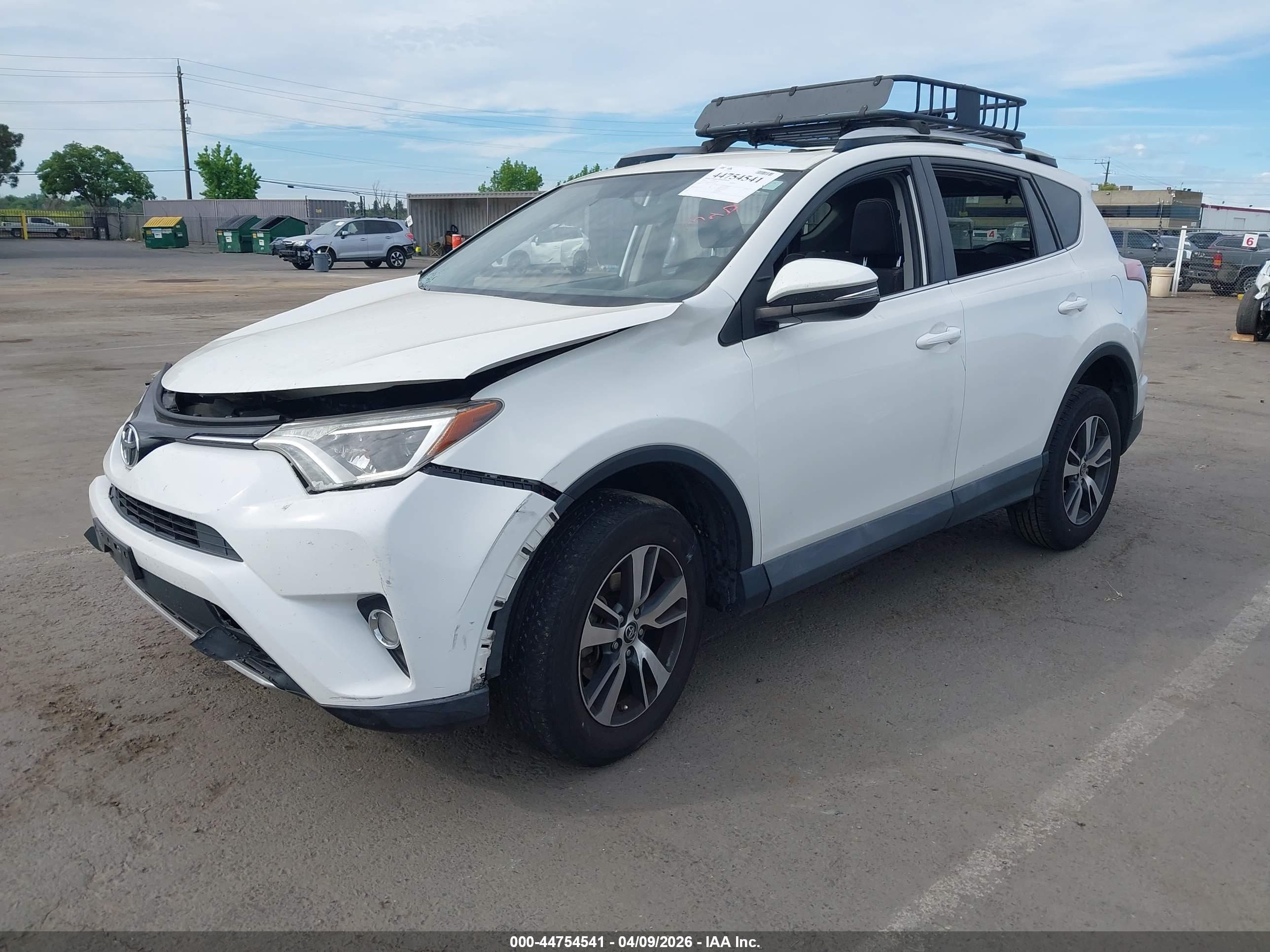 TOYOTA RAV4 image 2
